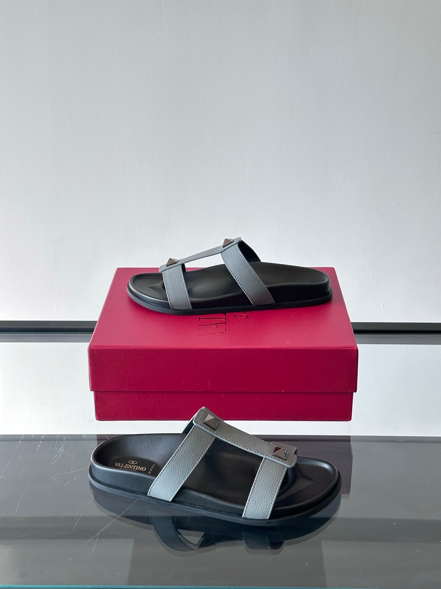 LuxluxHouse Best Quality Sandals Valentino