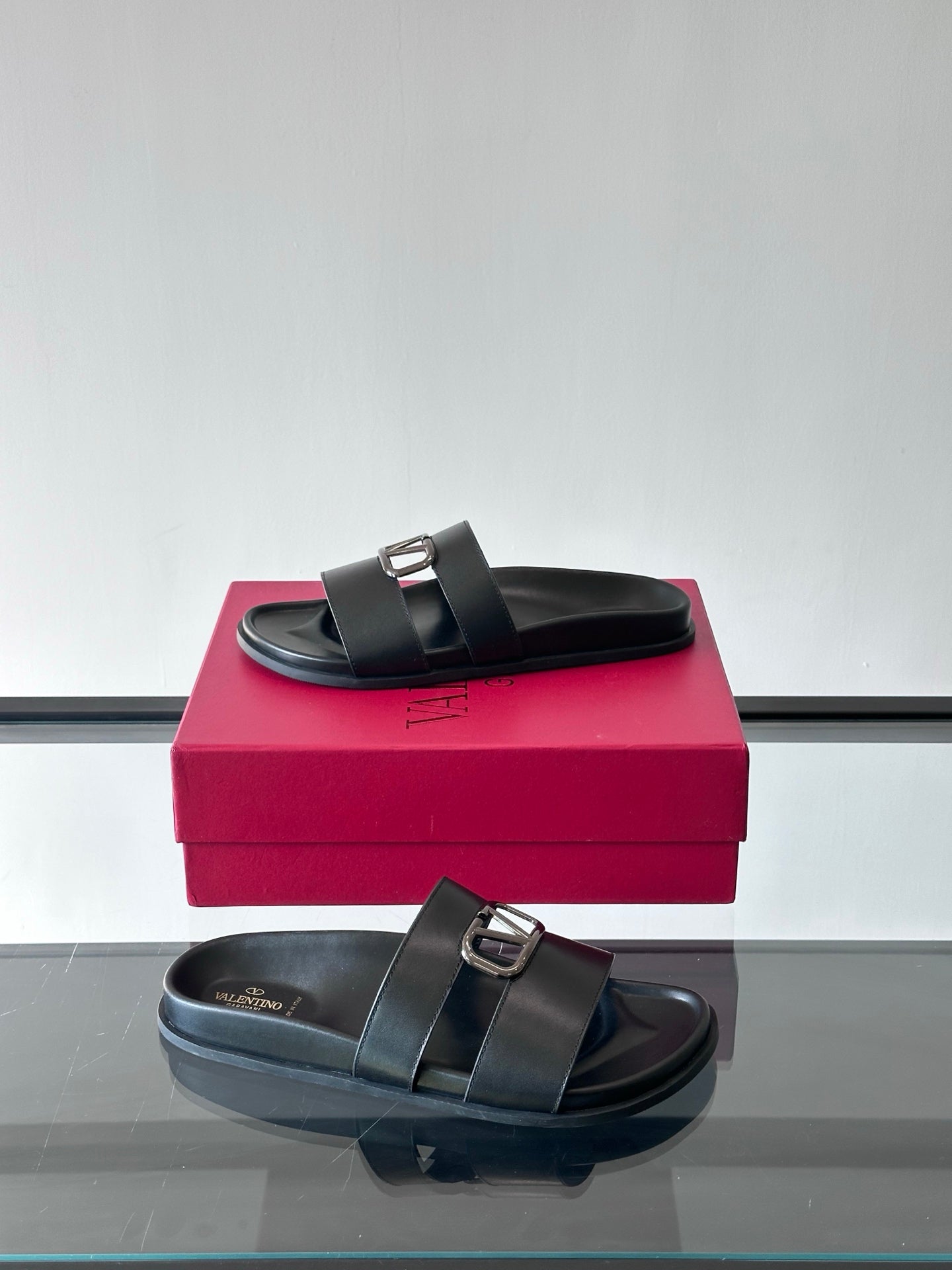 LuxluxHouse Best Quality Sandals Valentino