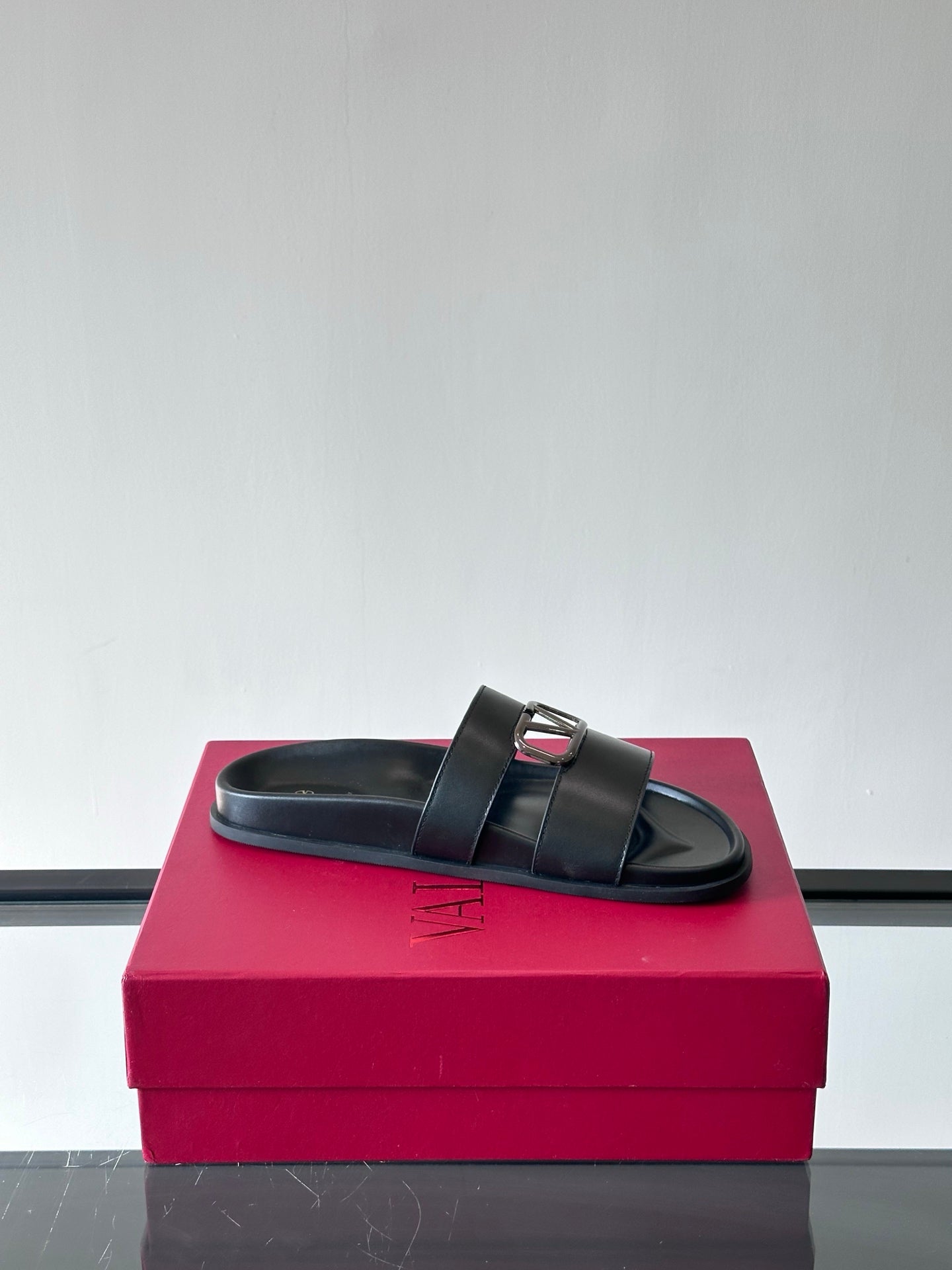 LuxluxHouse Best Quality Sandals Valentino
