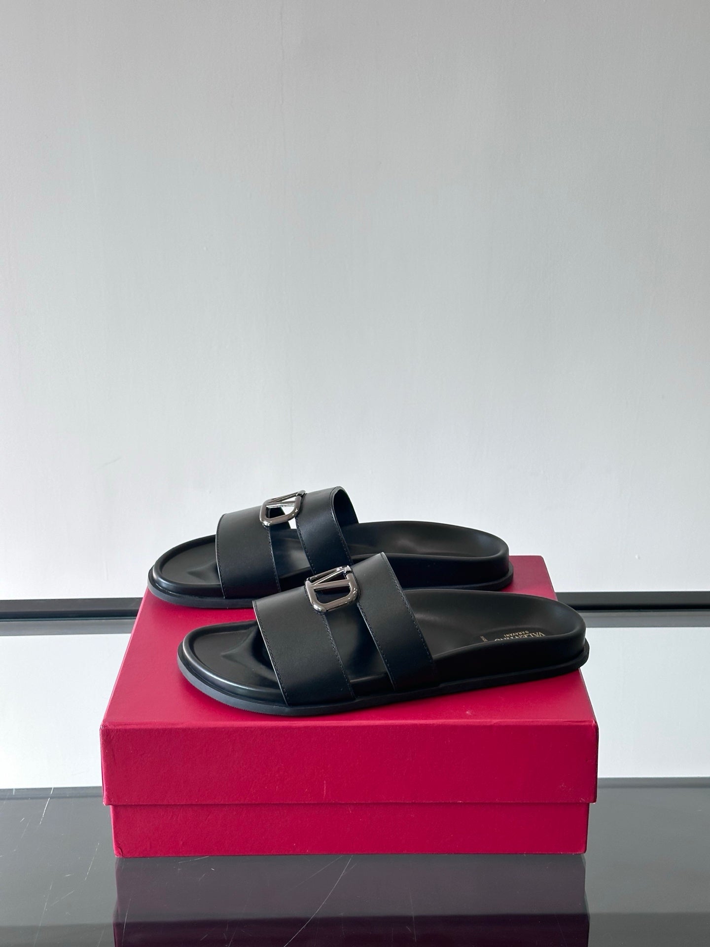 LuxluxHouse Best Quality Sandals Valentino