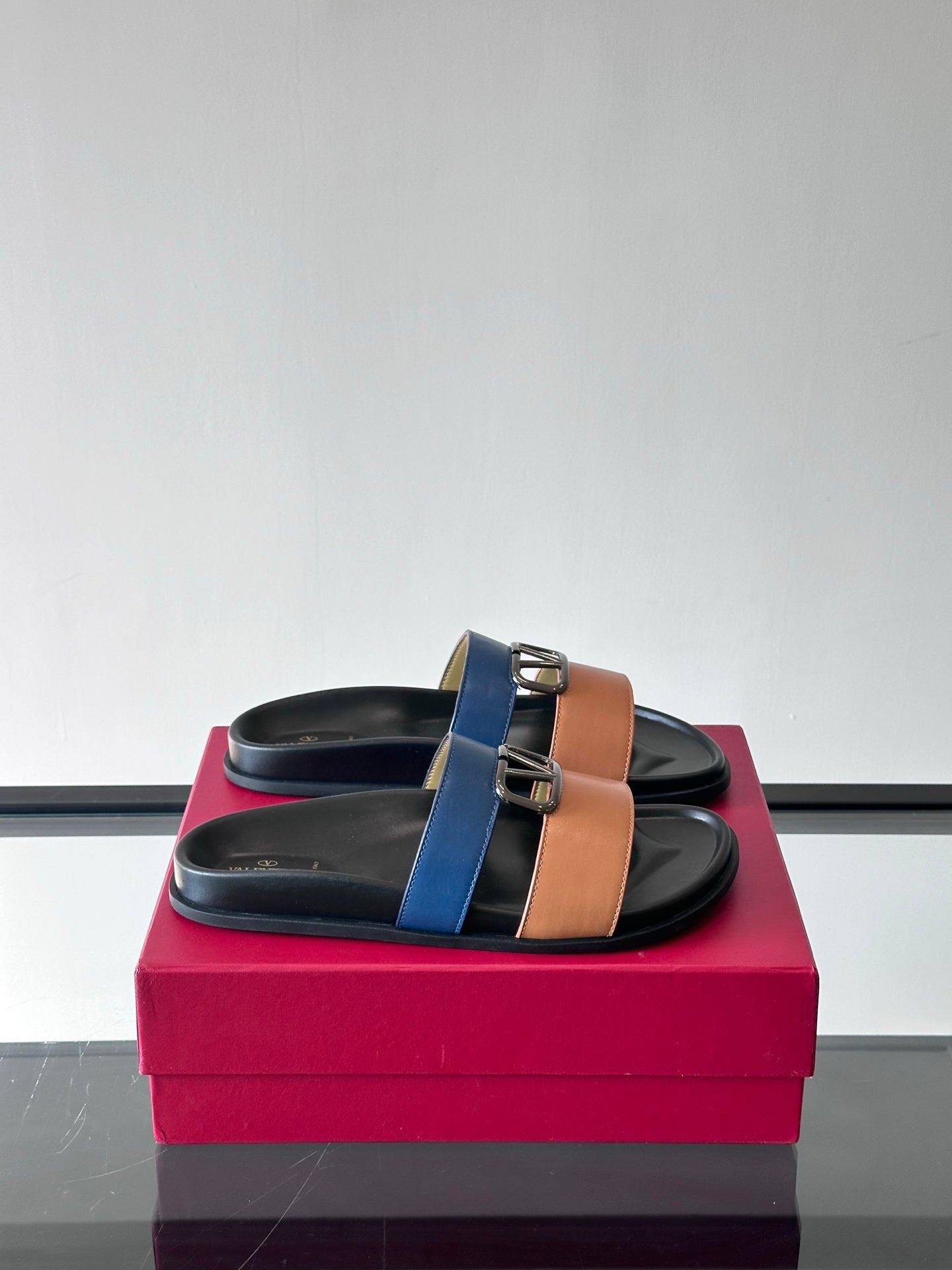 LuxluxHouse Best Quality Sandals Valentino