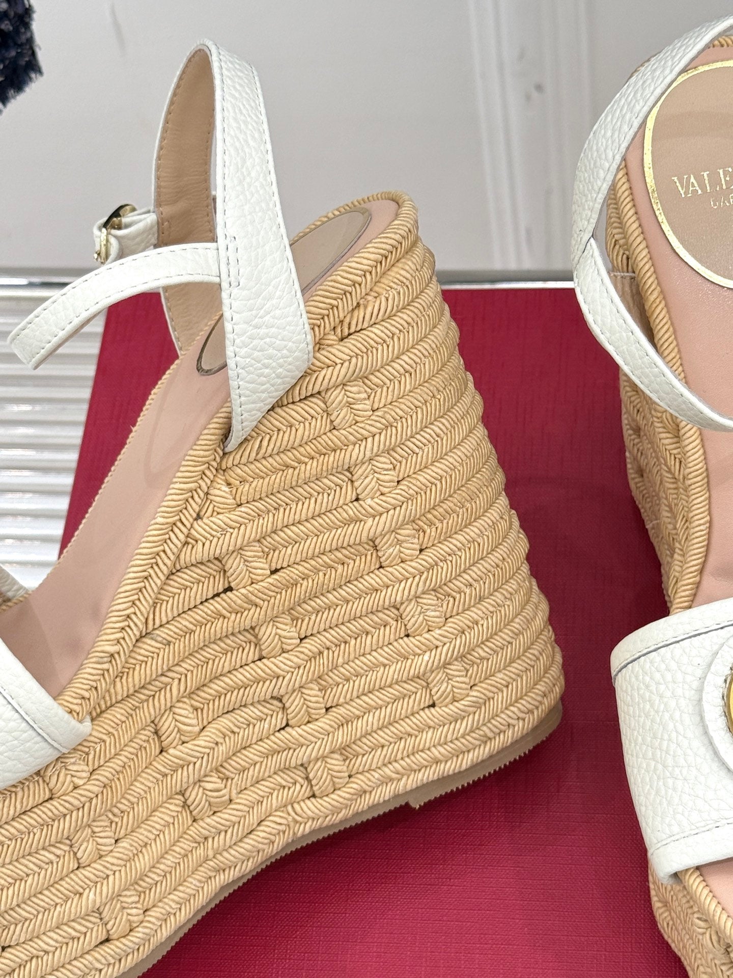 LuxluxHouse Best Quality Valentino Women Shoes