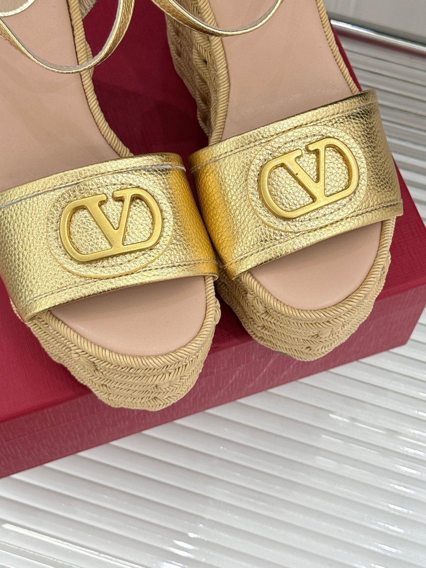 LuxluxHouse Best Quality Valentino Women Shoes