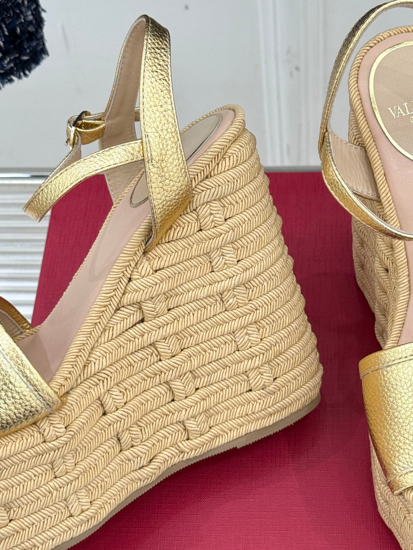 LuxluxHouse Best Quality Valentino Women Shoes