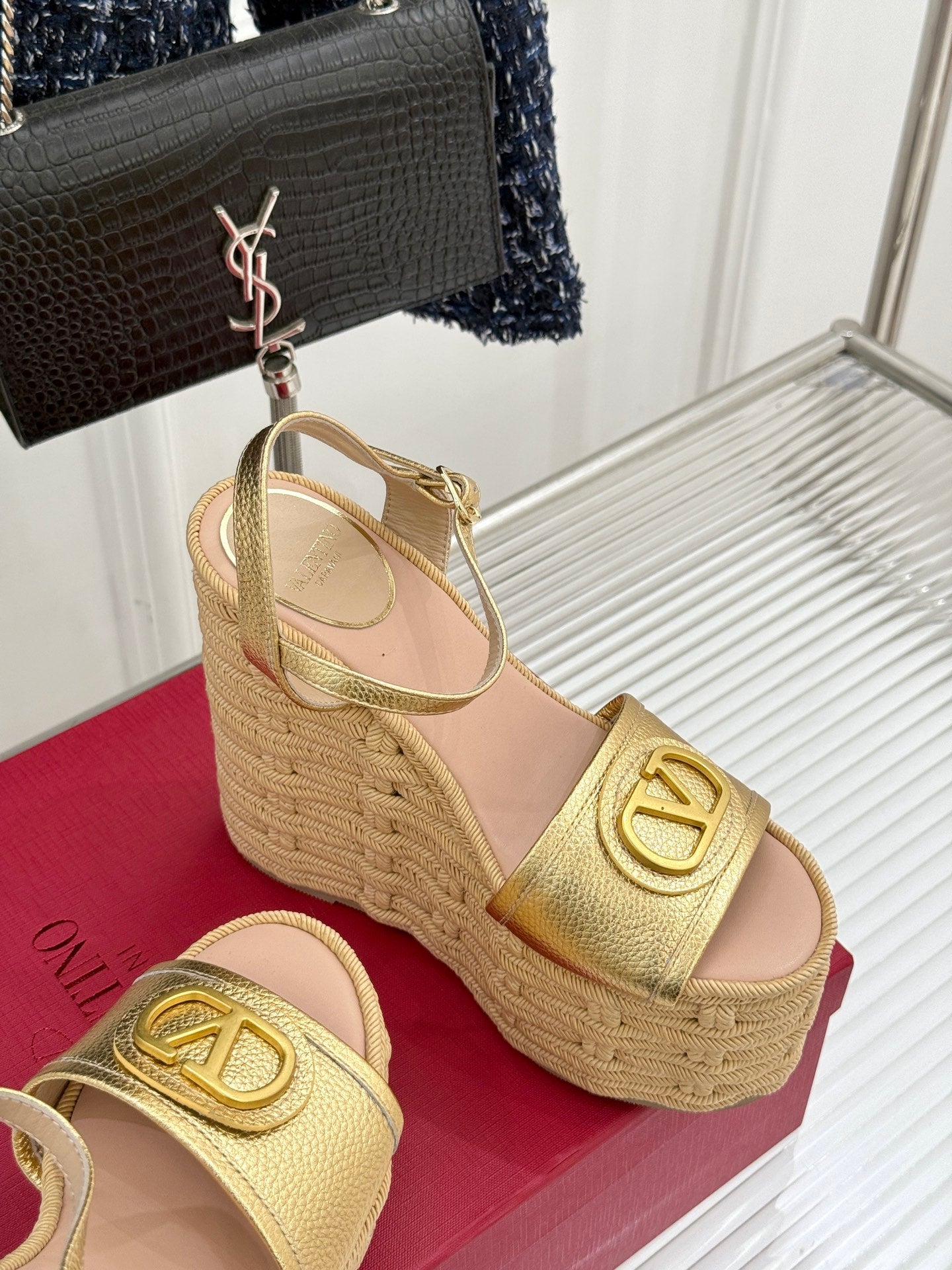 LuxluxHouse Best Quality Valentino Women Shoes