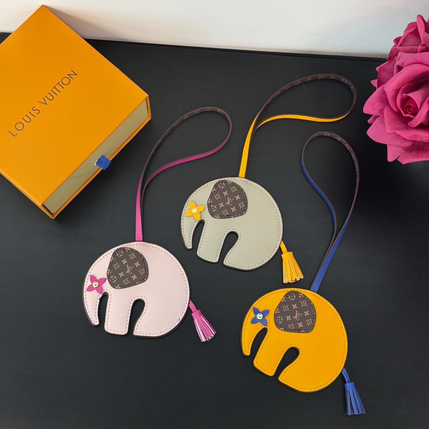 LuxluxHouse Best Quality Accessories Keychain Louis Vuitton Keychain