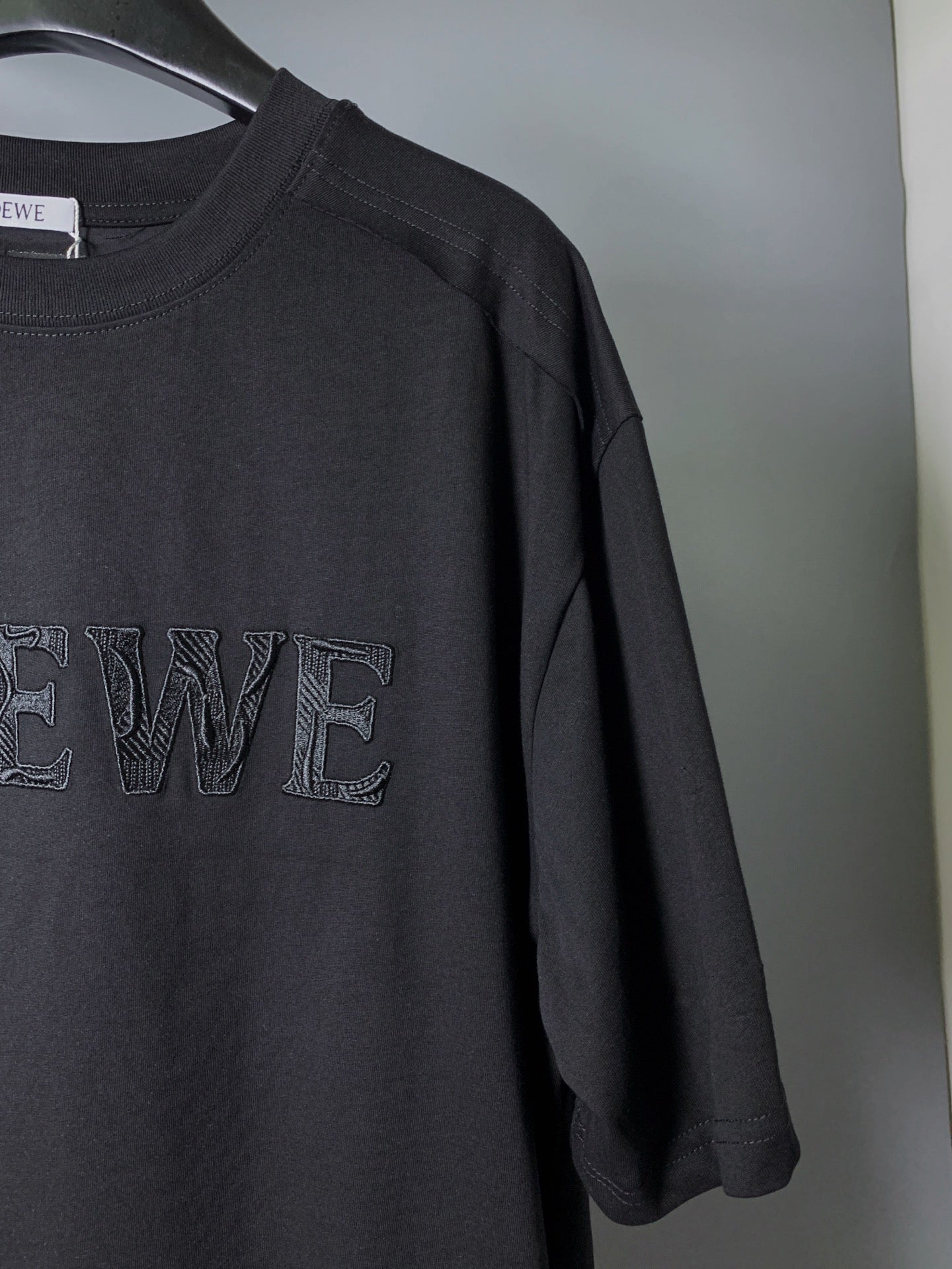 LuxluxHouse Best Quality Clothes T-shirt Loewe