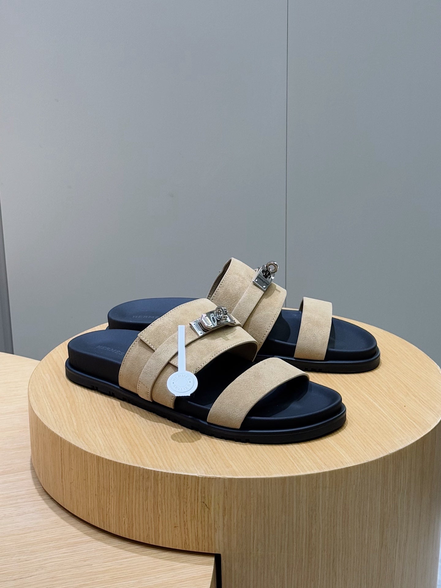 LuxluxHouse Best Quality Sandals Hermes