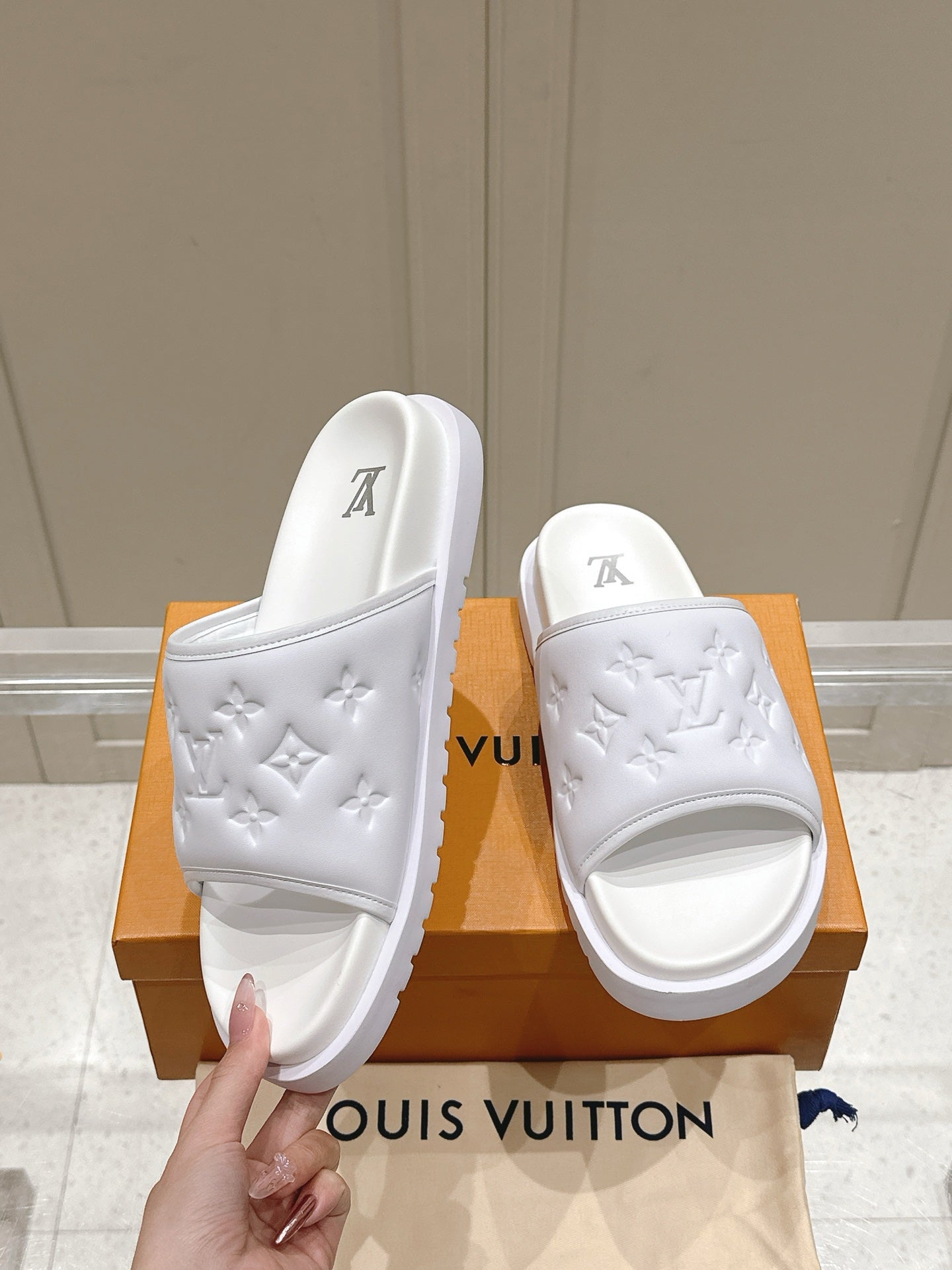 LuxluxHouse Best Quality Women Shoes Hermes