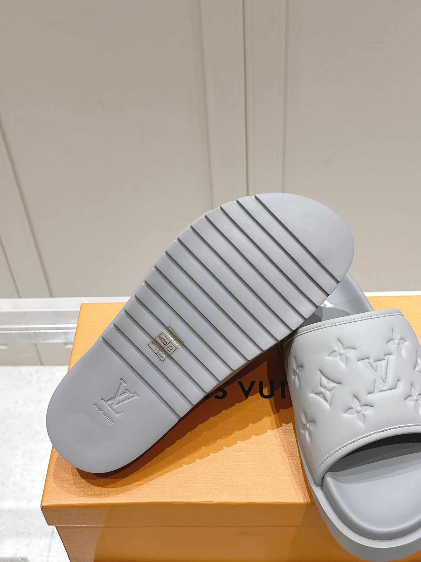 LuxluxHouse Best Quality Women Shoes Hermes