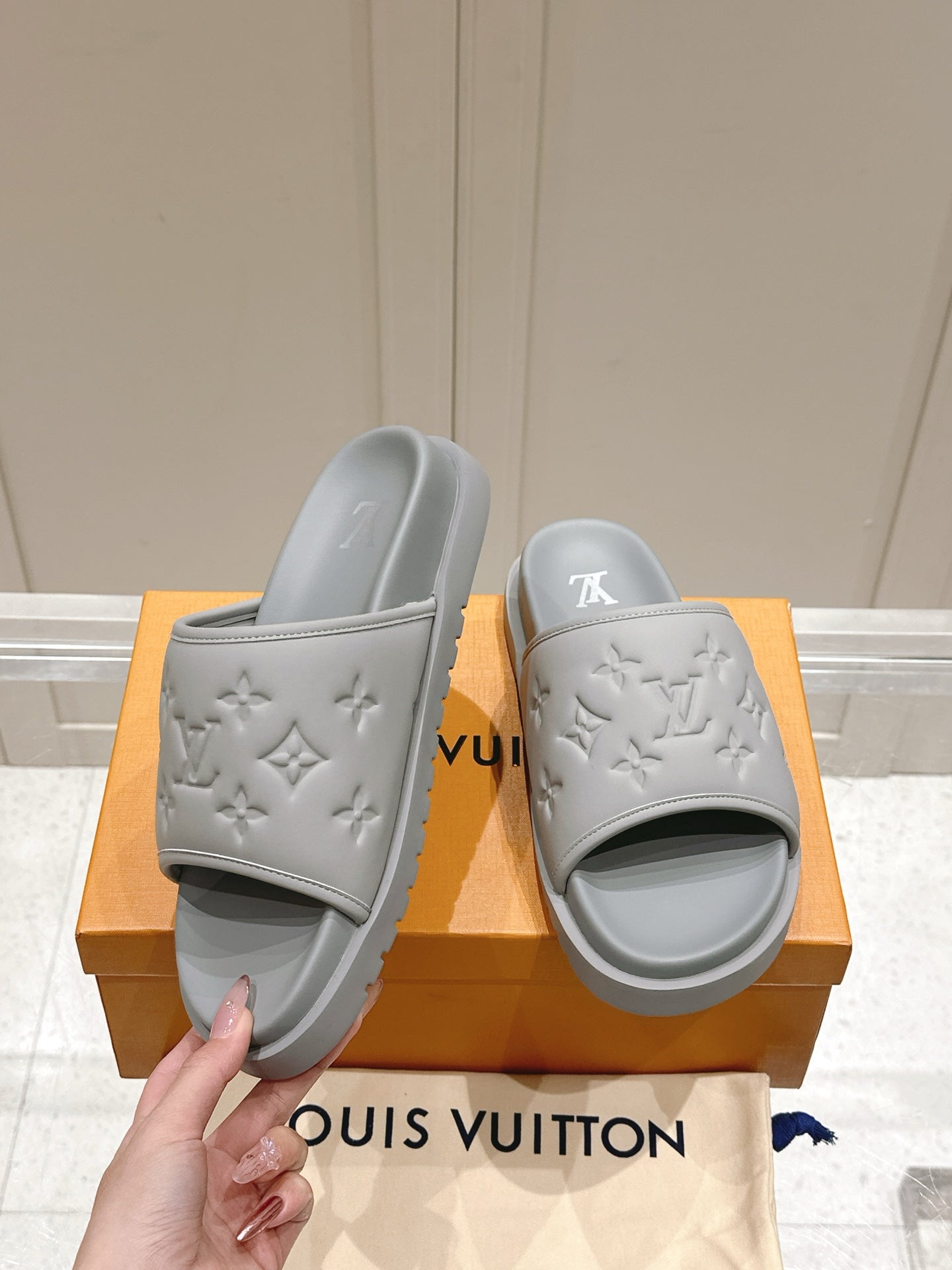 LuxluxHouse Best Quality Women Shoes Hermes