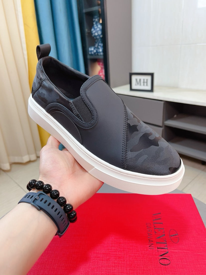 LuxluxHouse Best Quality Shoes Valentino