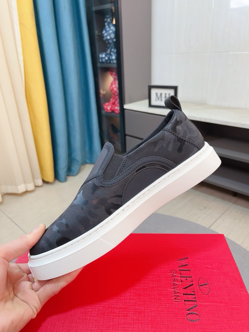 LuxluxHouse Best Quality Shoes Valentino