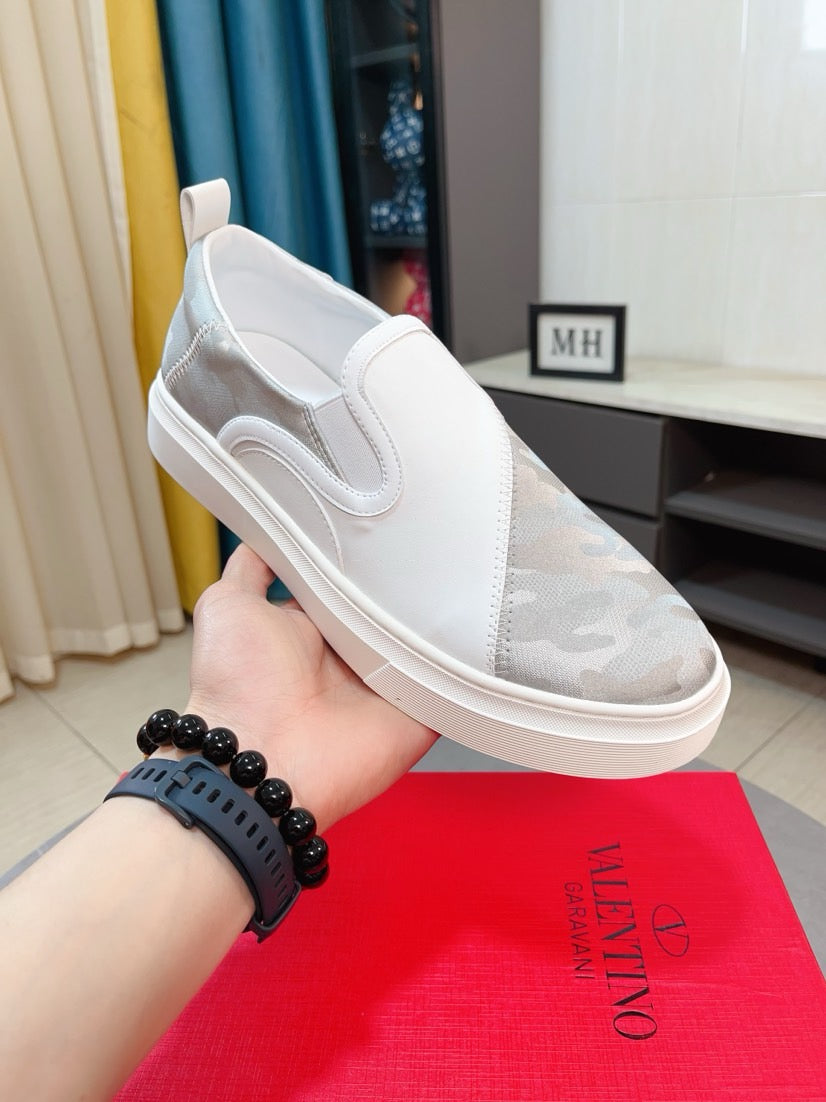 LuxluxHouse Best Quality Shoes Valentino