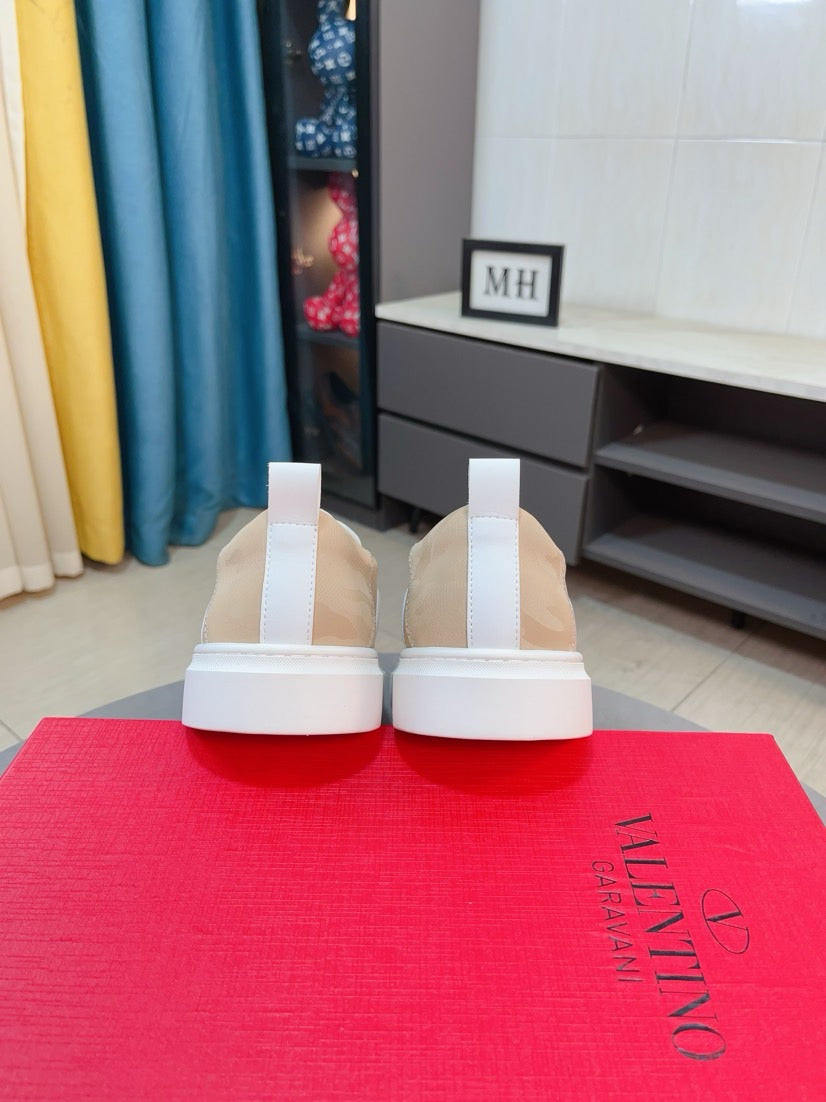 LuxluxHouse Best Quality Shoes Valentino