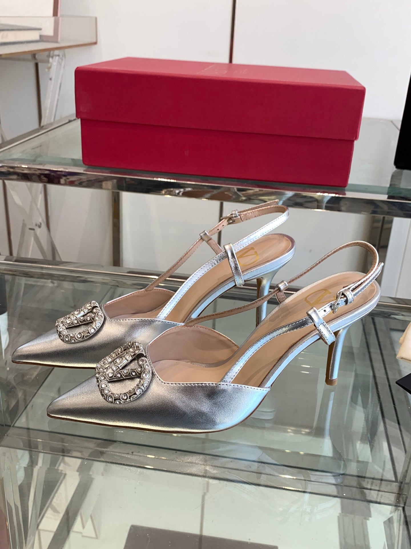 LuxluxHouse Best Quality Valentino Women Shoes