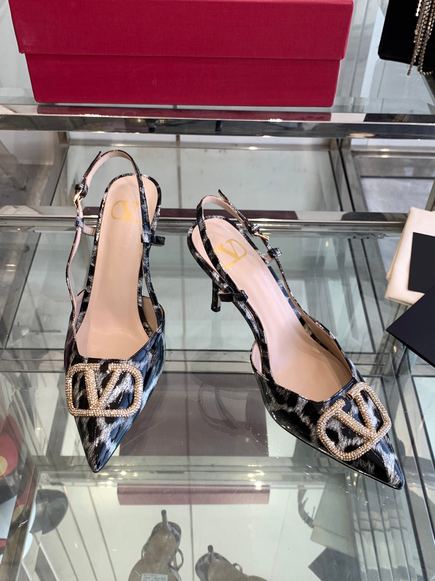 LuxluxHouse Best Quality Valentino Women Shoes