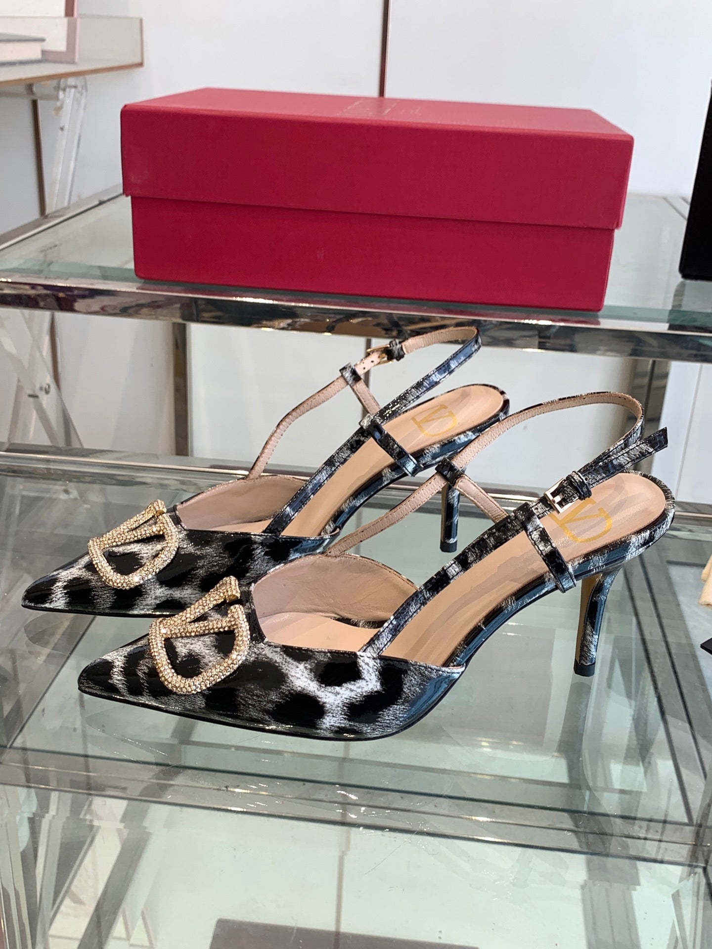 LuxluxHouse Best Quality Valentino Women Shoes