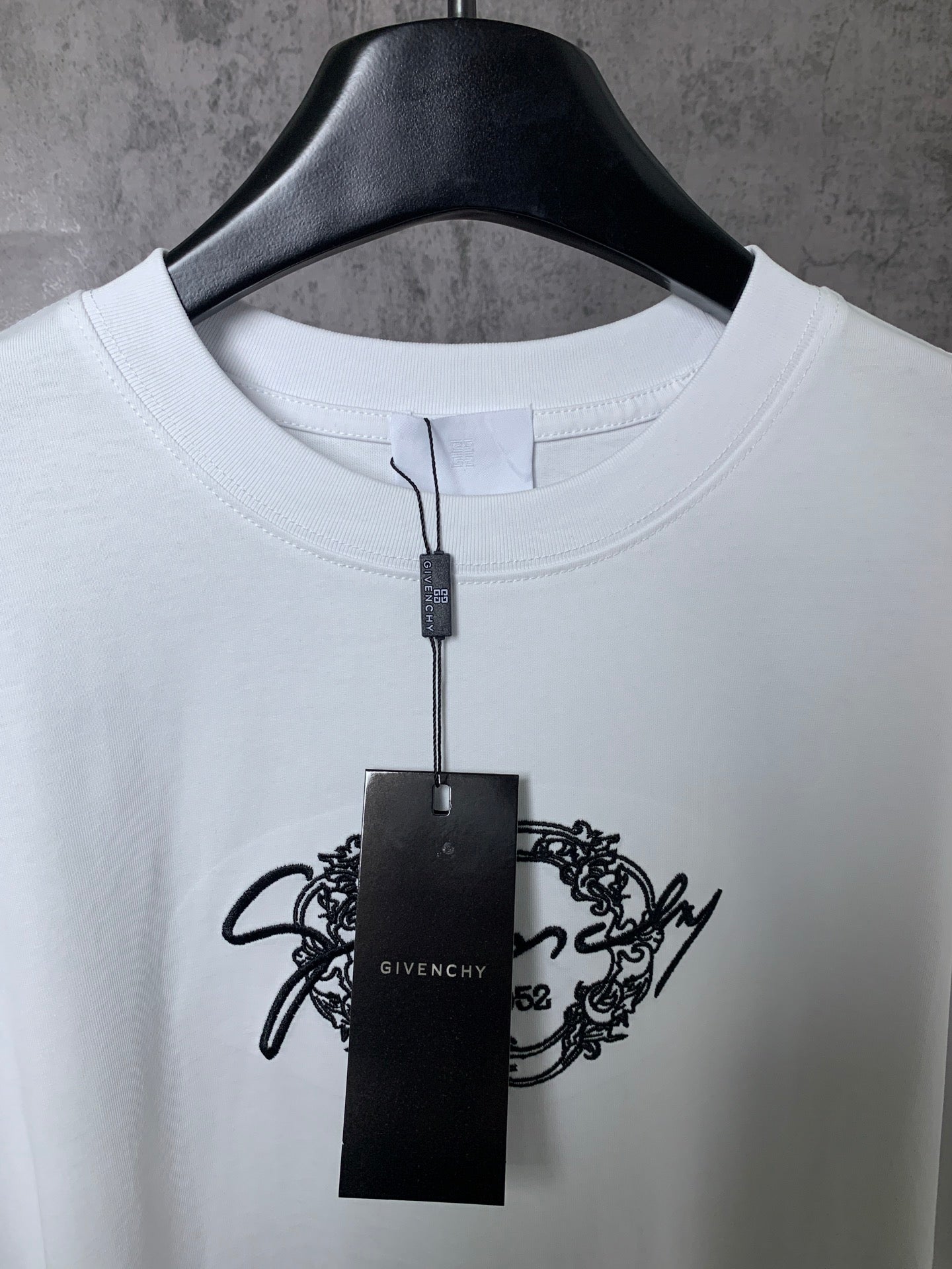 LuxluxHouse Best Quality Clothes Givenchy T-shirt