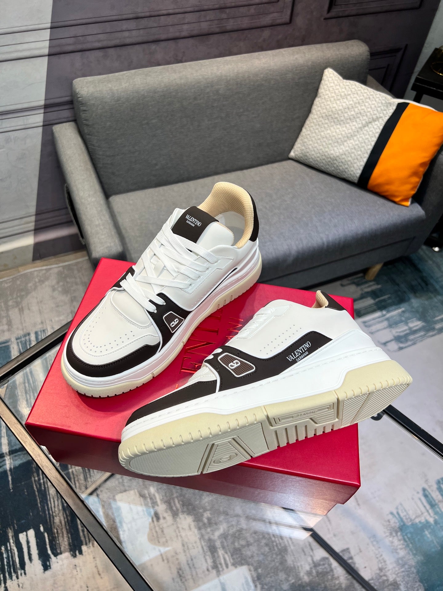 LuxluxHouse Best Quality Shoes Valentino