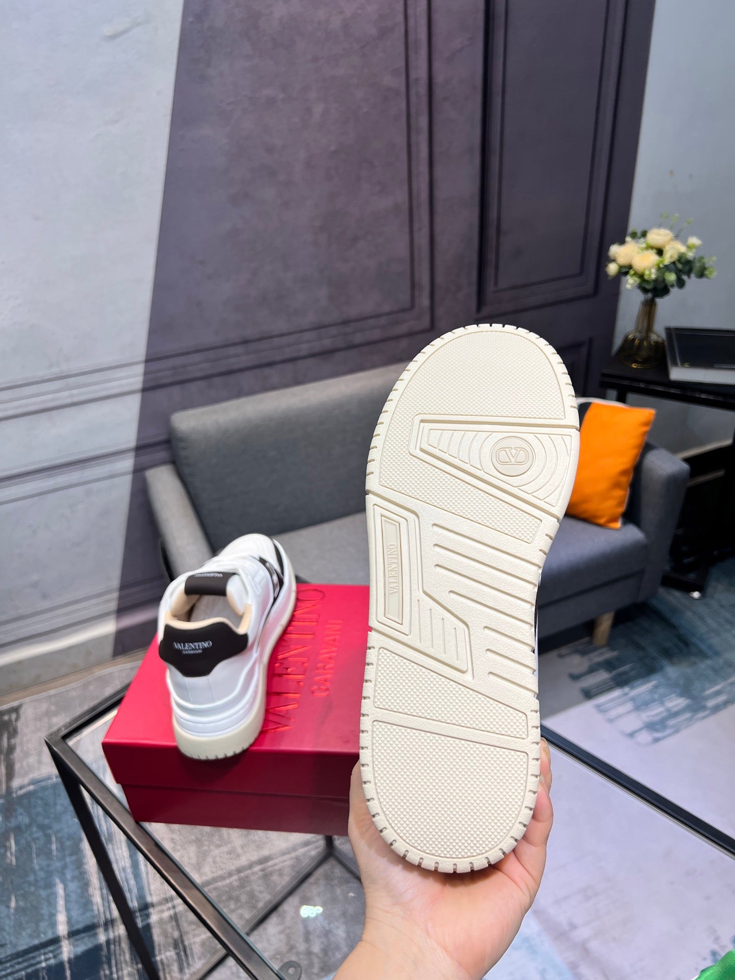 LuxluxHouse Best Quality Shoes Valentino