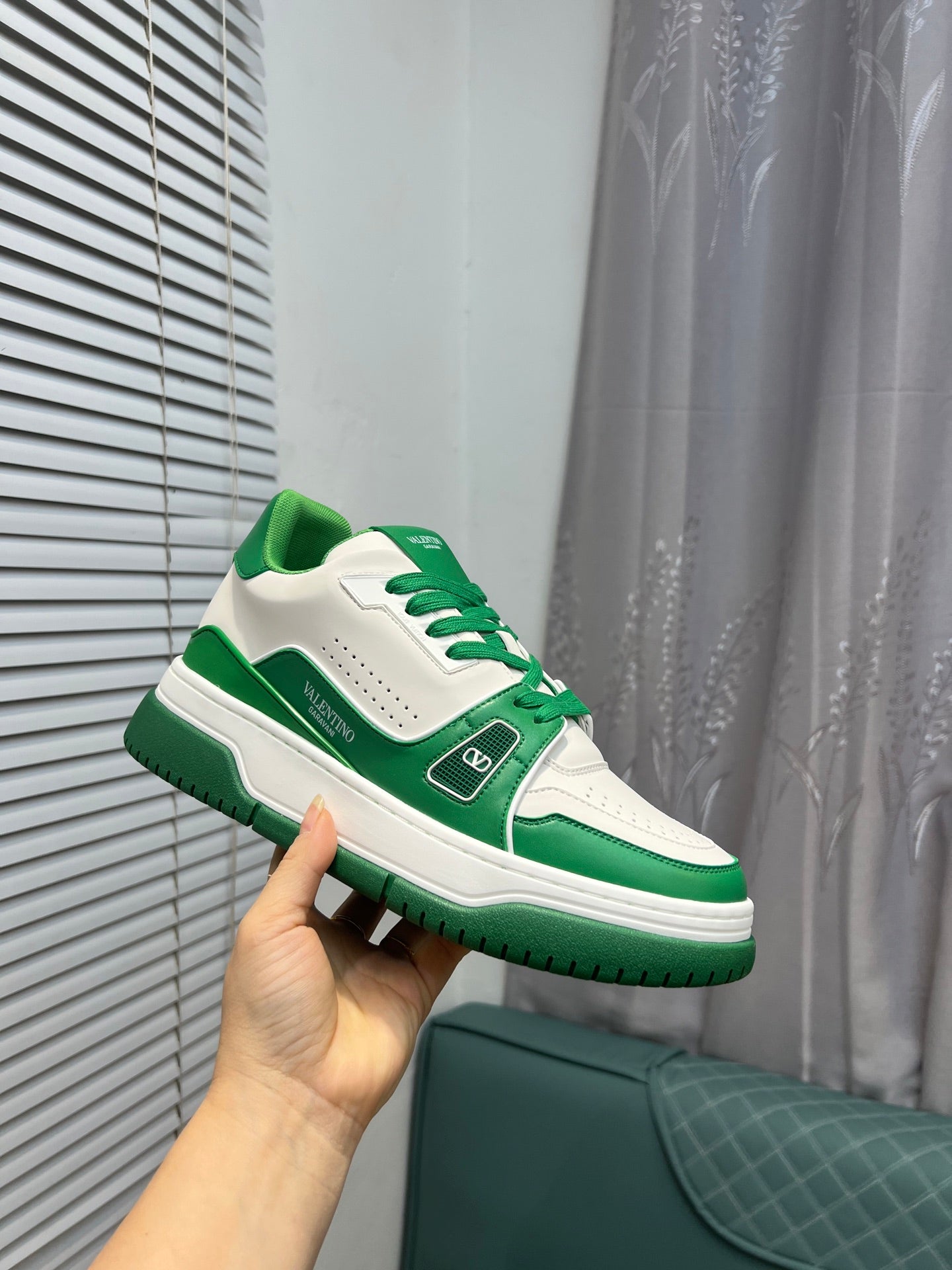 LuxluxHouse Best Quality Shoes Valentino