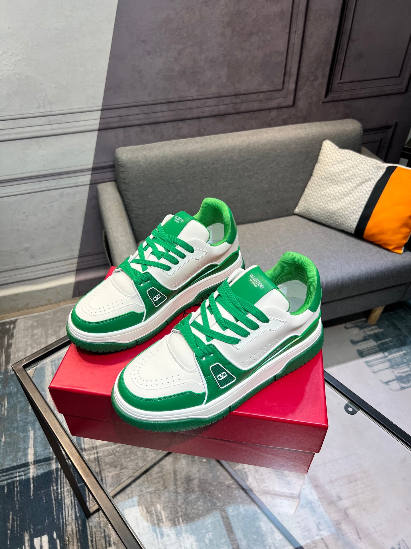 LuxluxHouse Best Quality Shoes Valentino