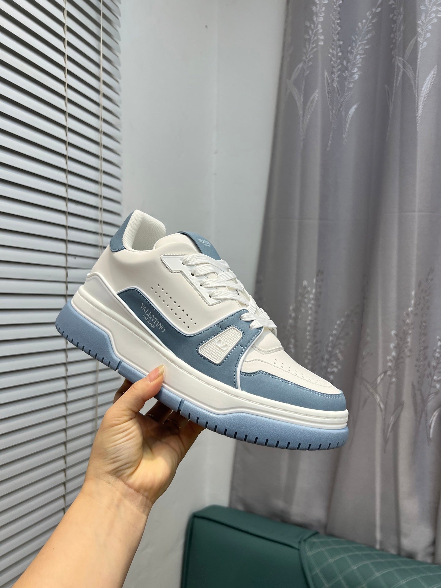 LuxluxHouse Best Quality Shoes Valentino
