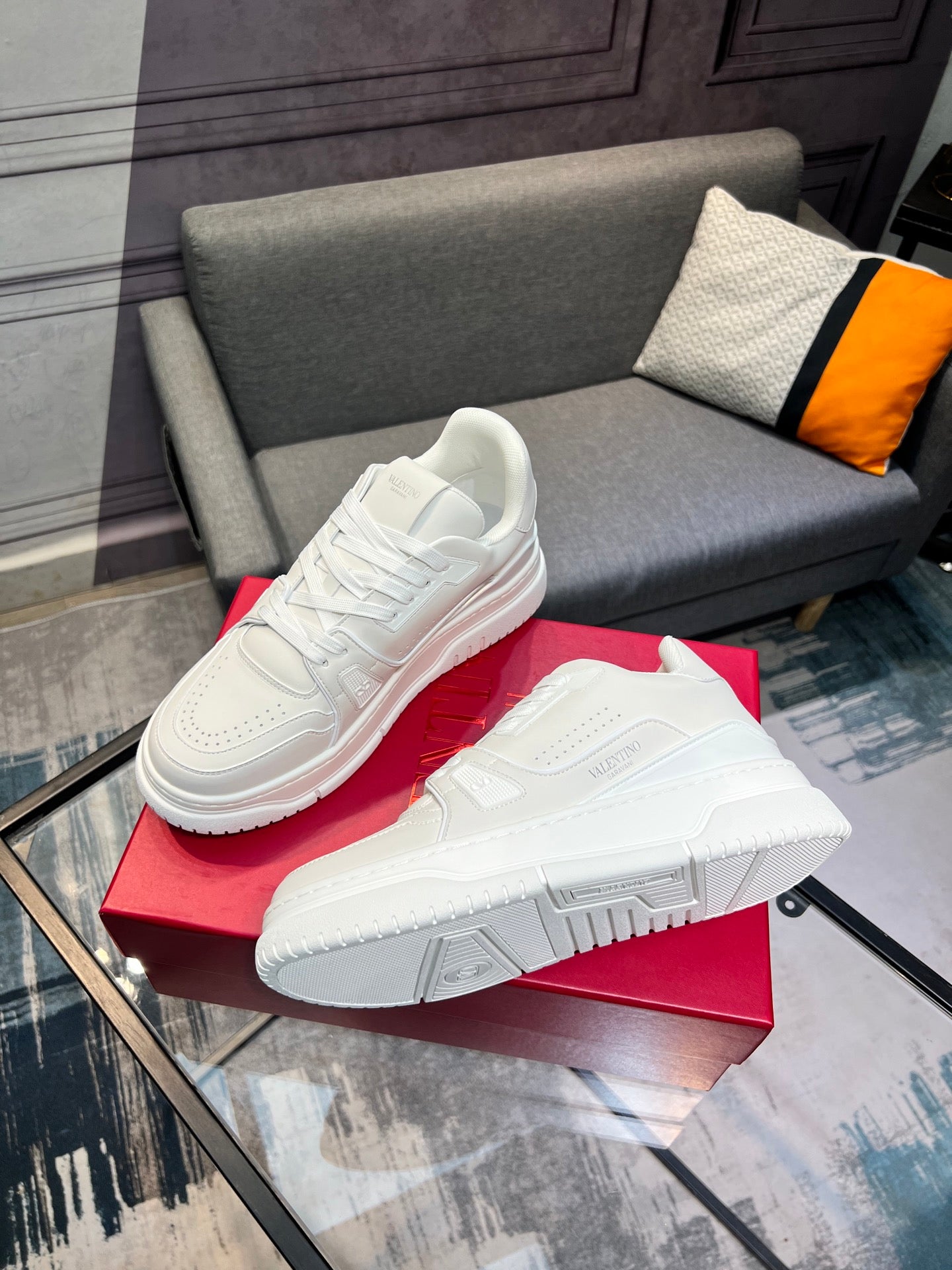 LuxluxHouse Best Quality Shoes Valentino