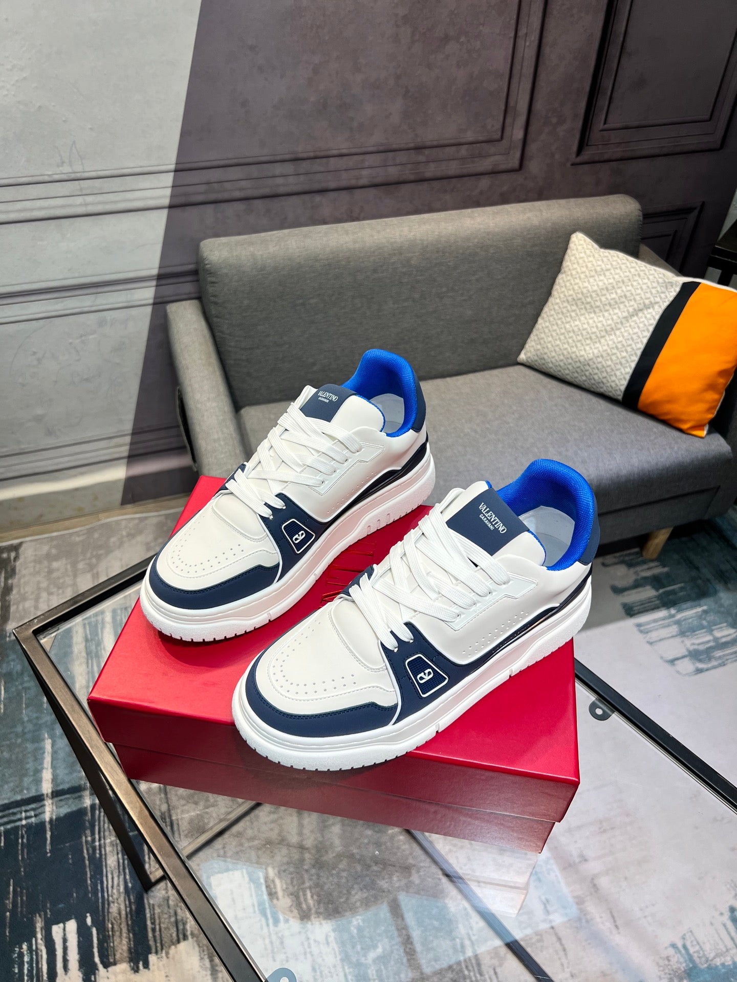 LuxluxHouse Best Quality Shoes Valentino