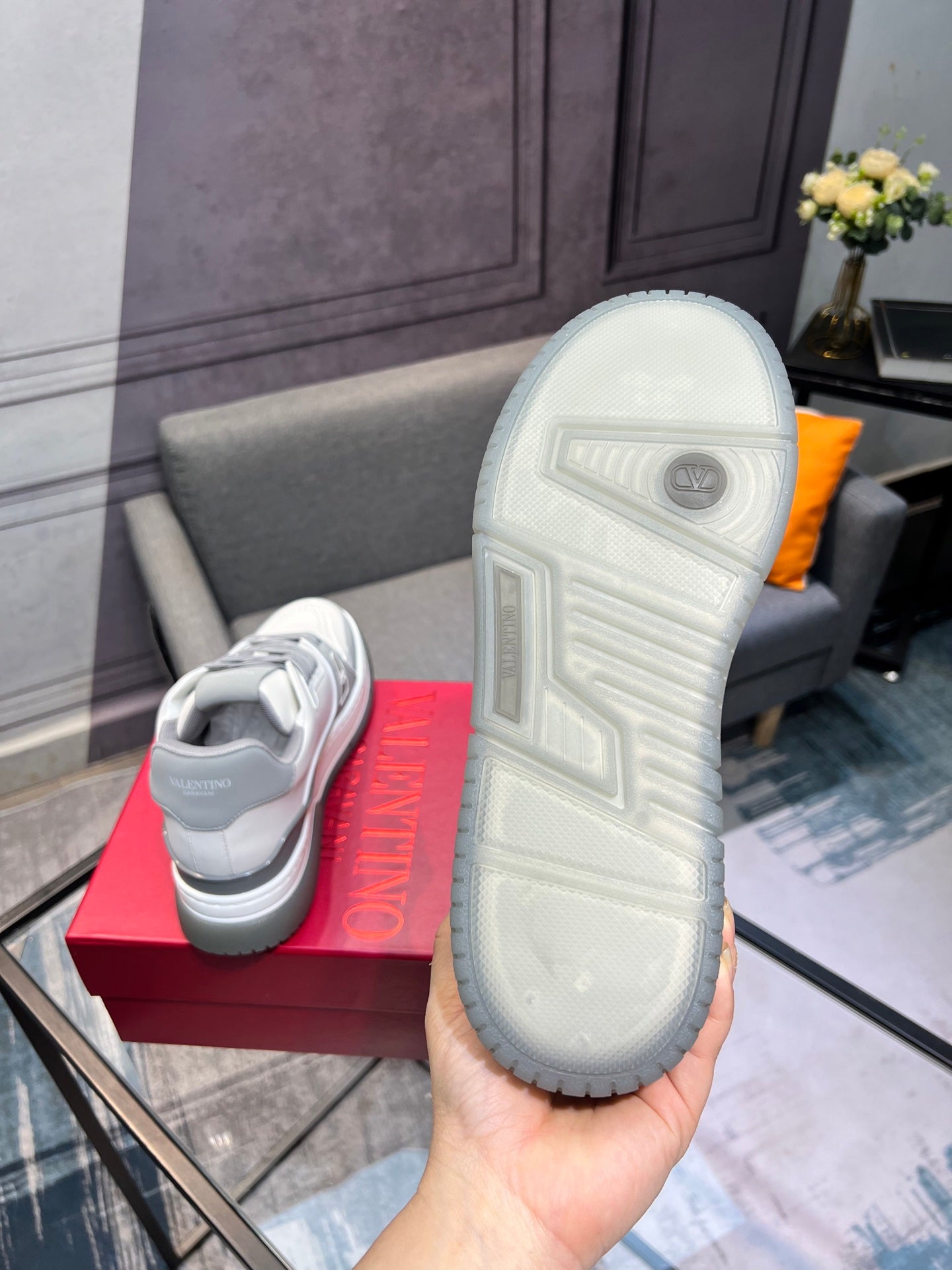 LuxluxHouse Best Quality Shoes Valentino
