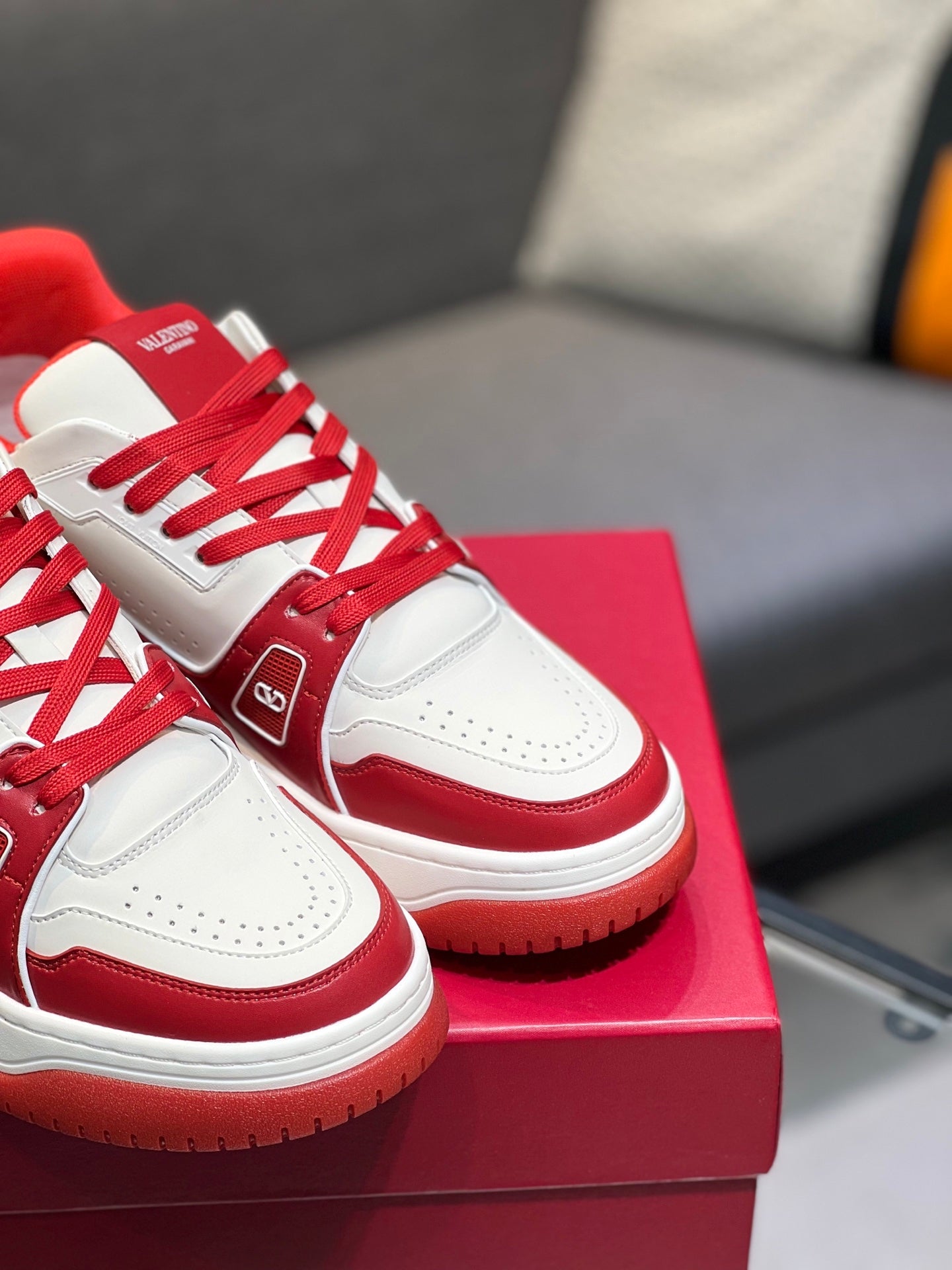 LuxluxHouse Best Quality Shoes Valentino
