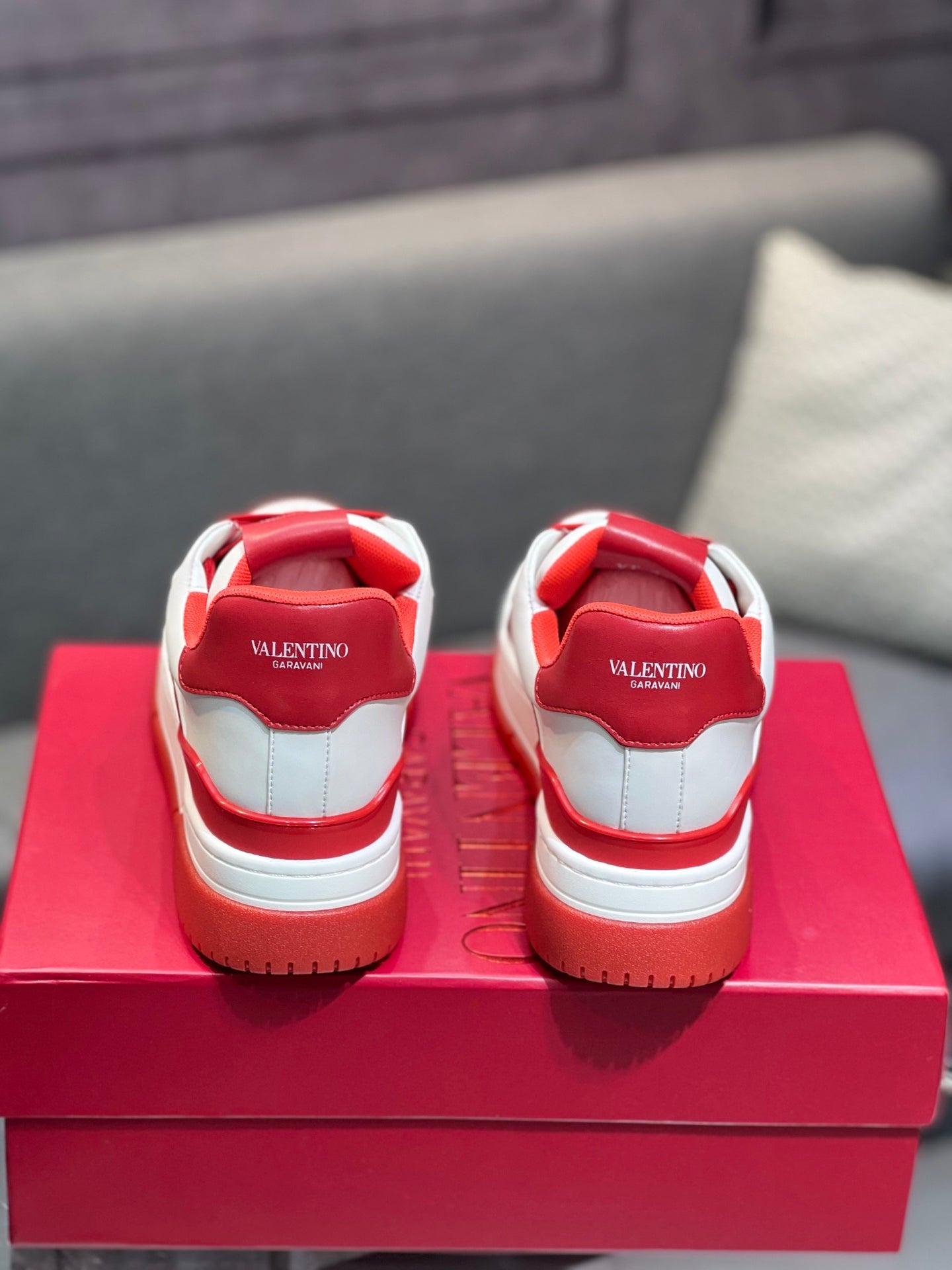 LuxluxHouse Best Quality Shoes Valentino