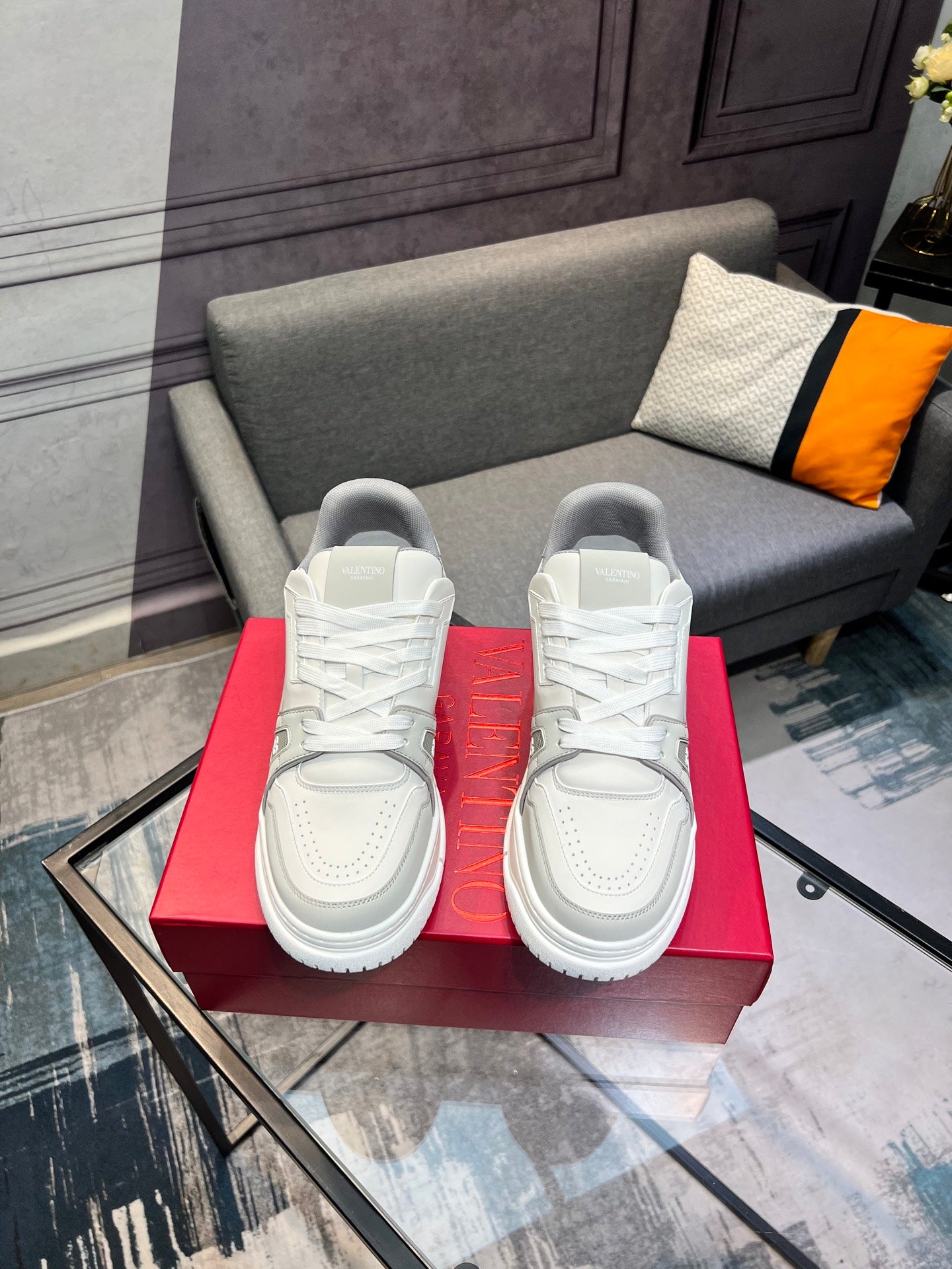 LuxluxHouse Best Quality Shoes Valentino
