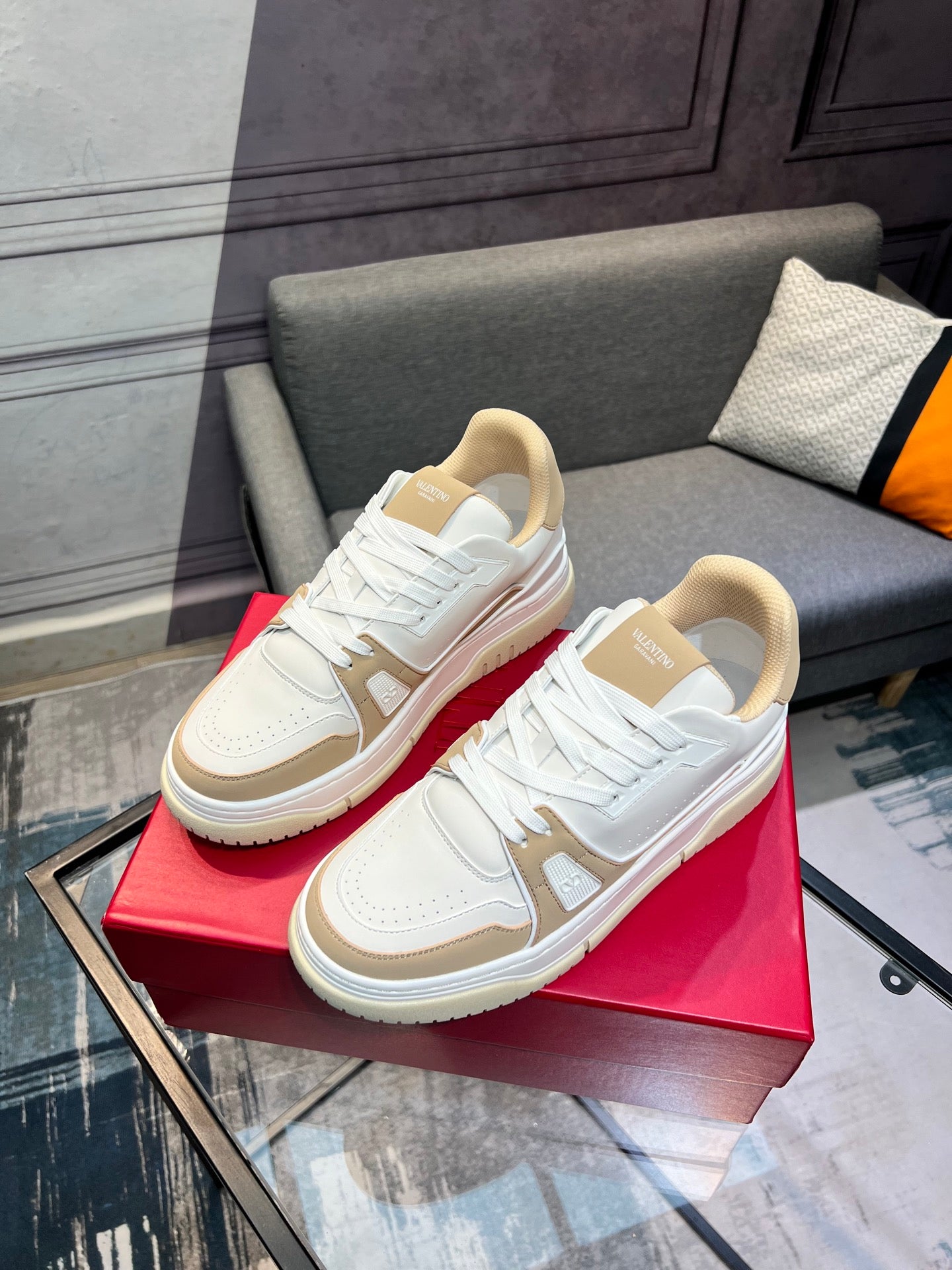 LuxluxHouse Best Quality Shoes Valentino