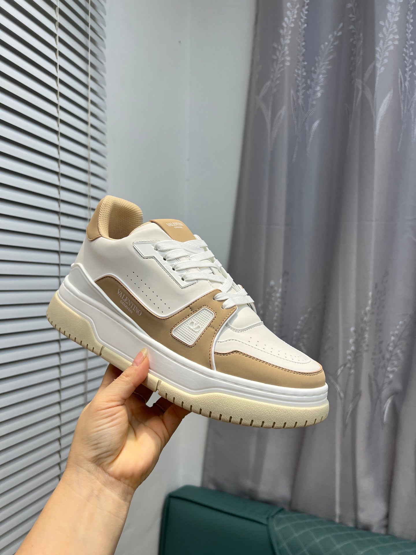 LuxluxHouse Best Quality Shoes Valentino