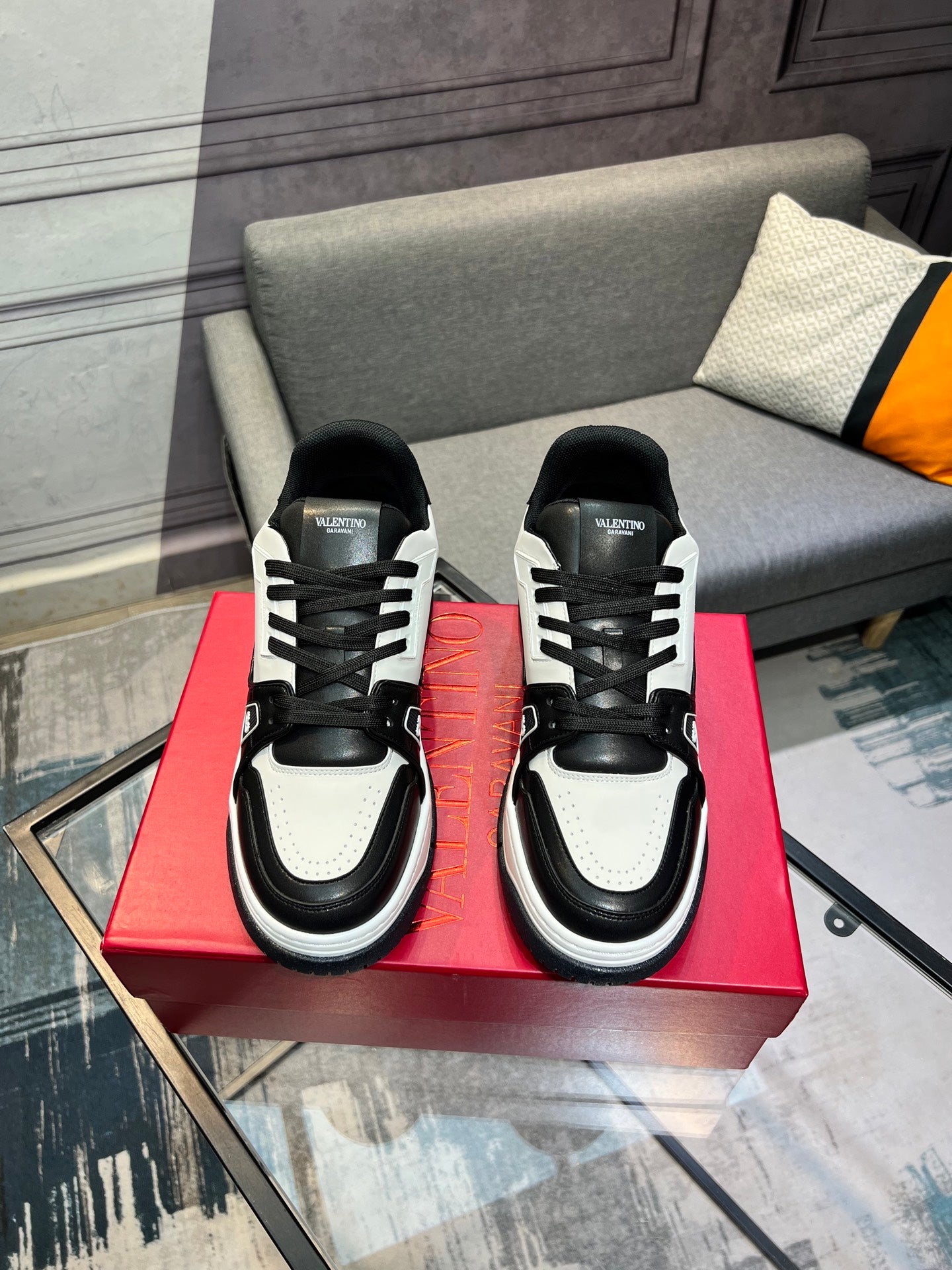 LuxluxHouse Best Quality Shoes Valentino