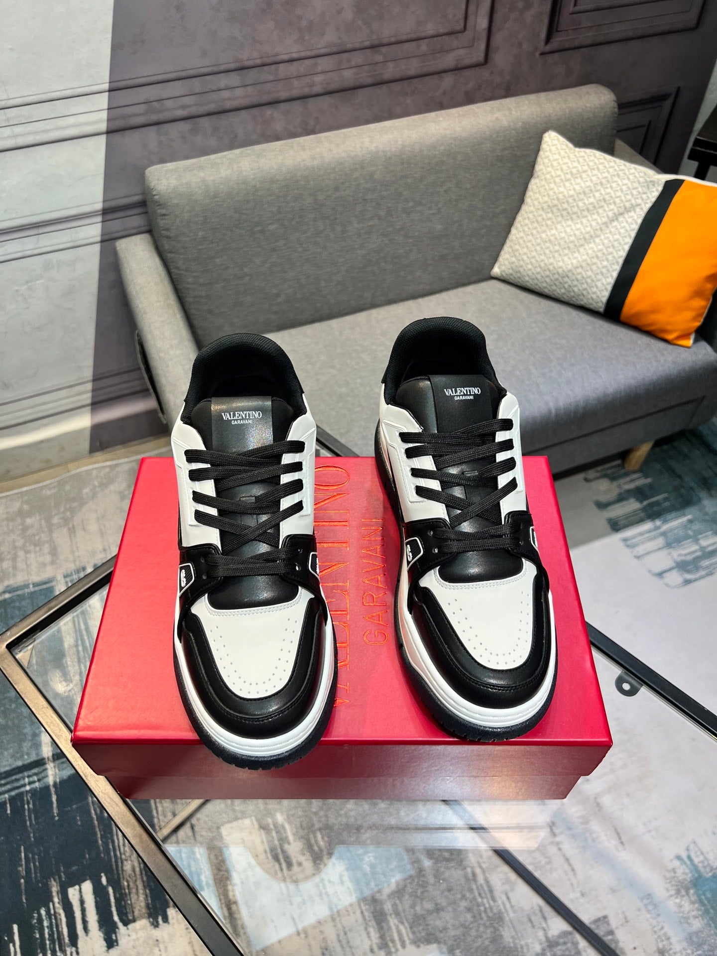 LuxluxHouse Best Quality Shoes Valentino