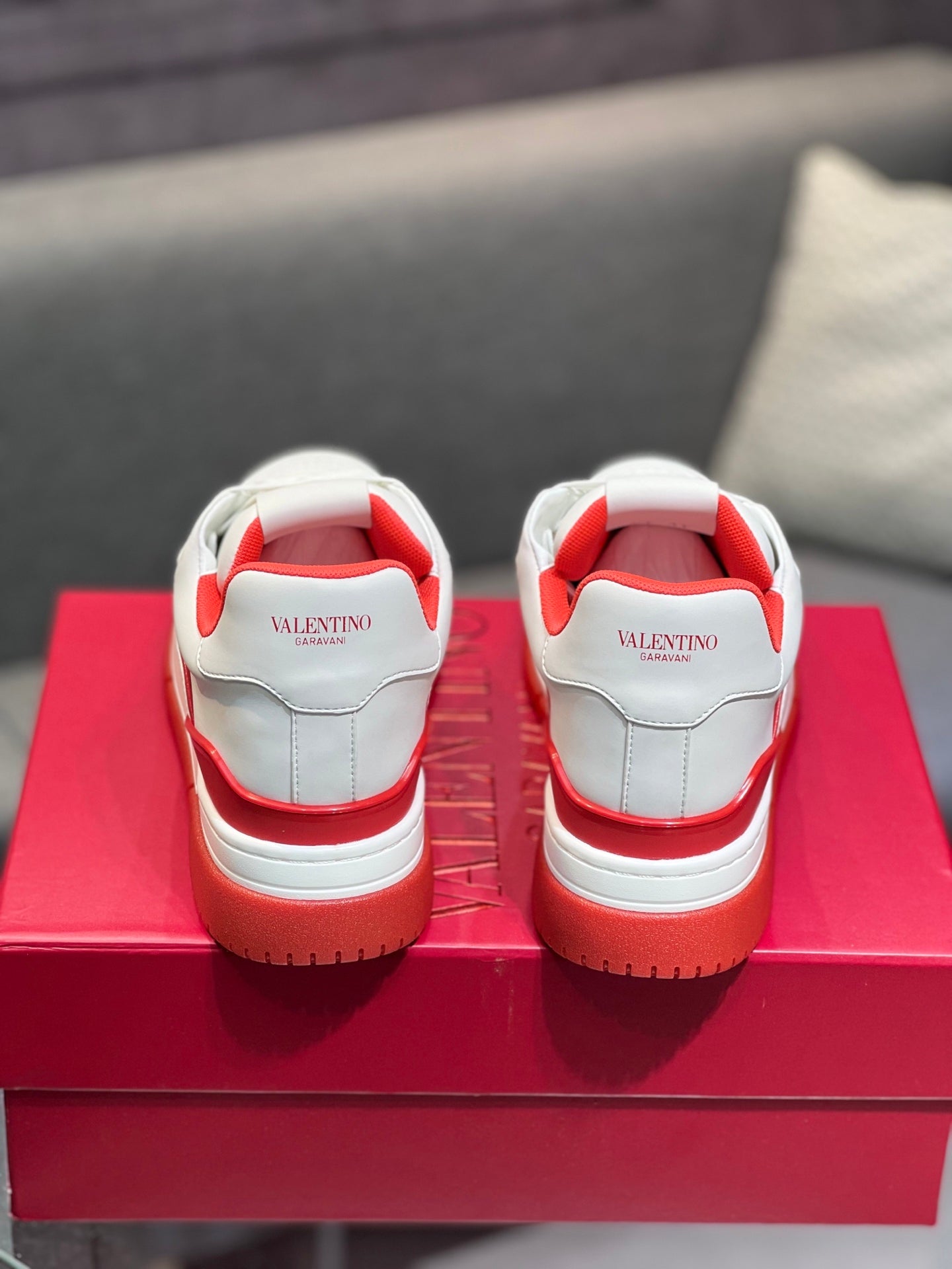 LuxluxHouse Best Quality Shoes Valentino