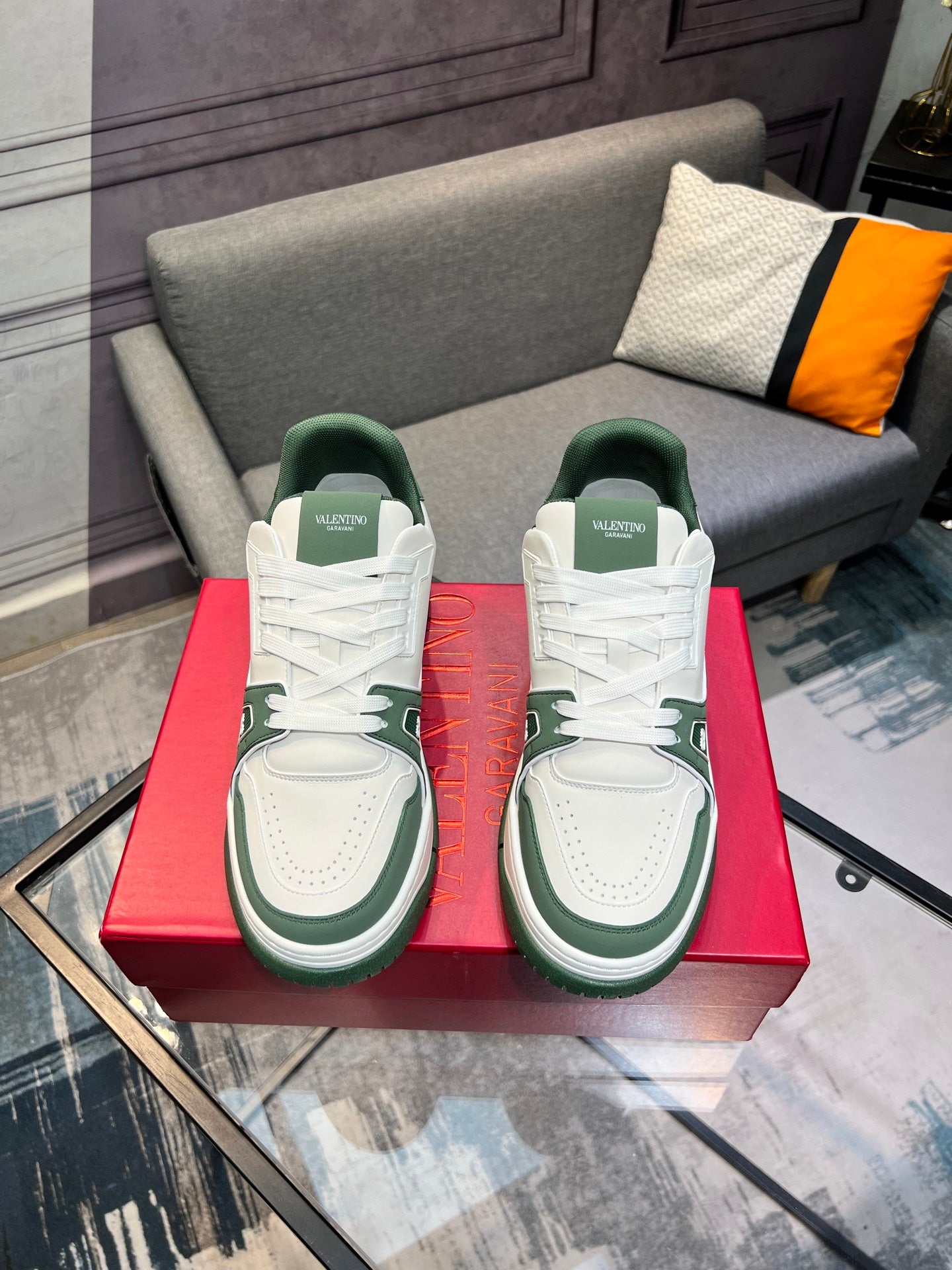 LuxluxHouse Best Quality Shoes Valentino