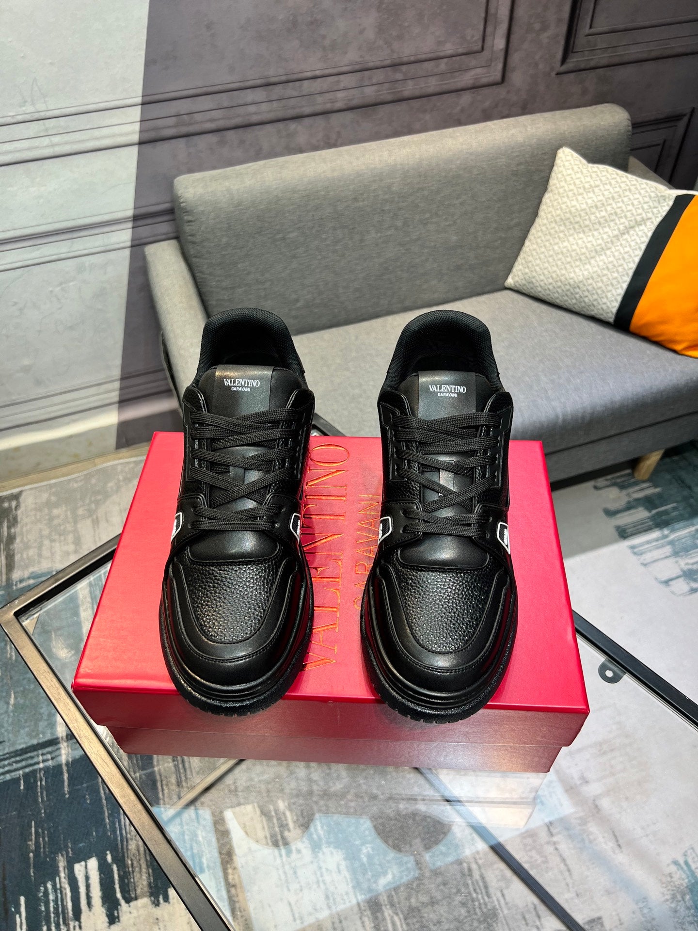 LuxluxHouse Best Quality Shoes Valentino