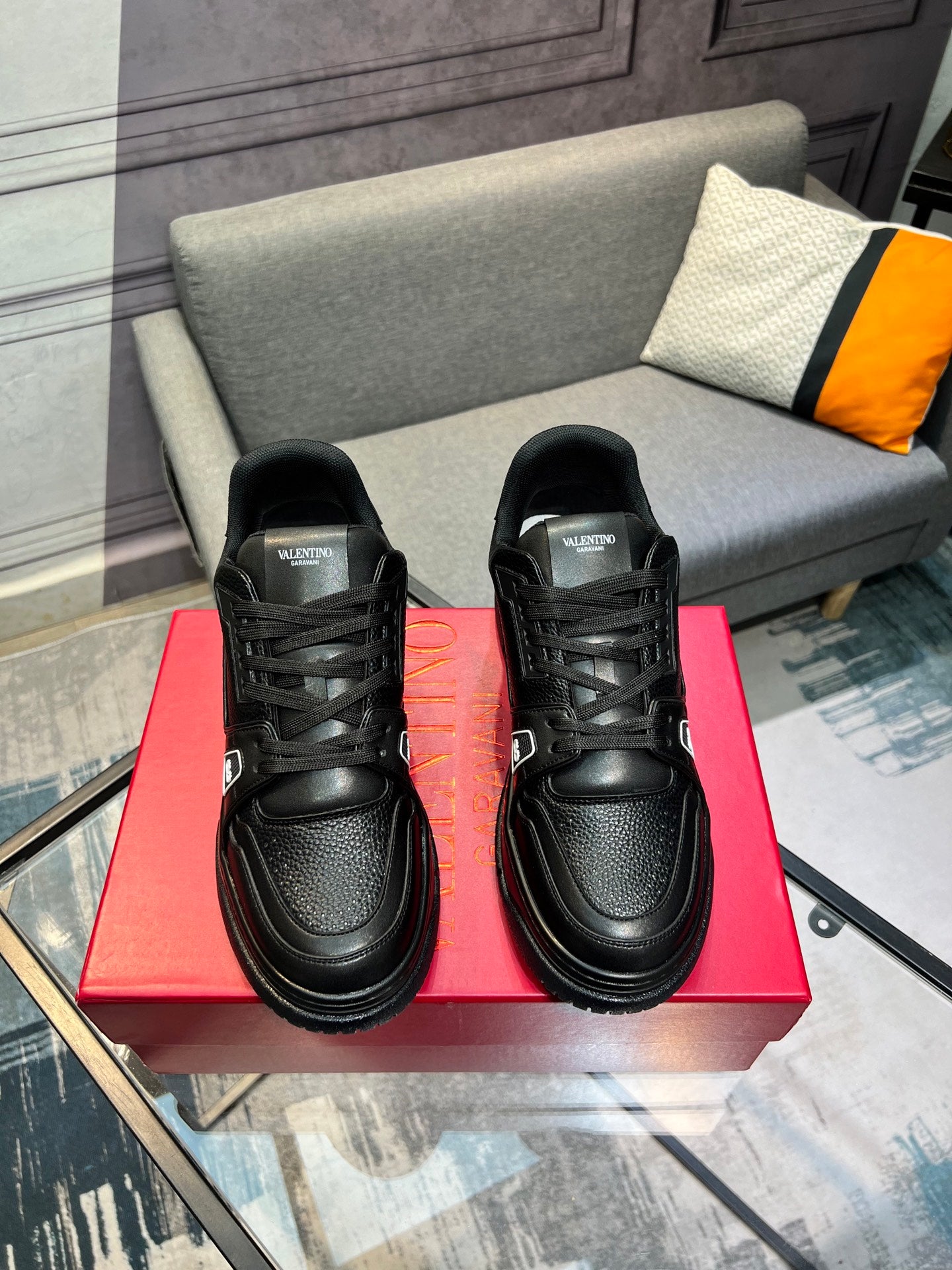LuxluxHouse Best Quality Shoes Valentino