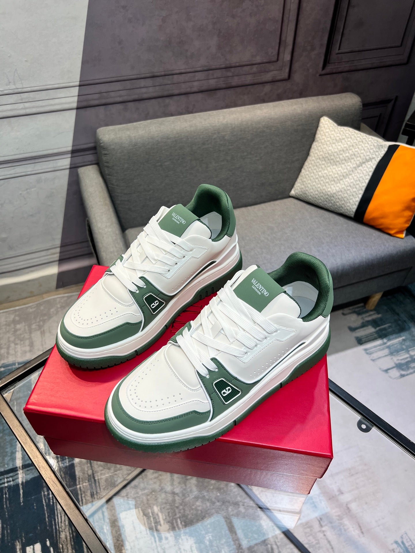 LuxluxHouse Best Quality Shoes Valentino