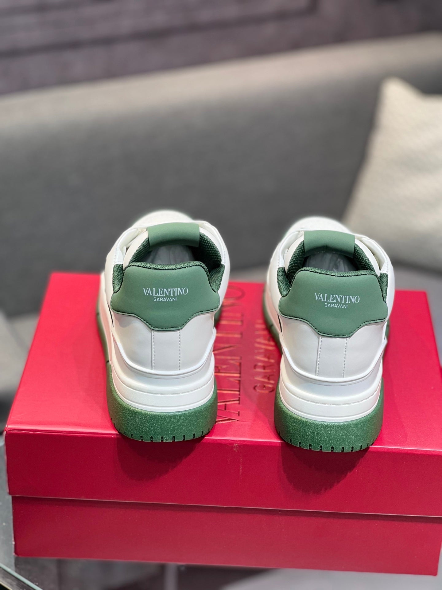 LuxluxHouse Best Quality Shoes Valentino
