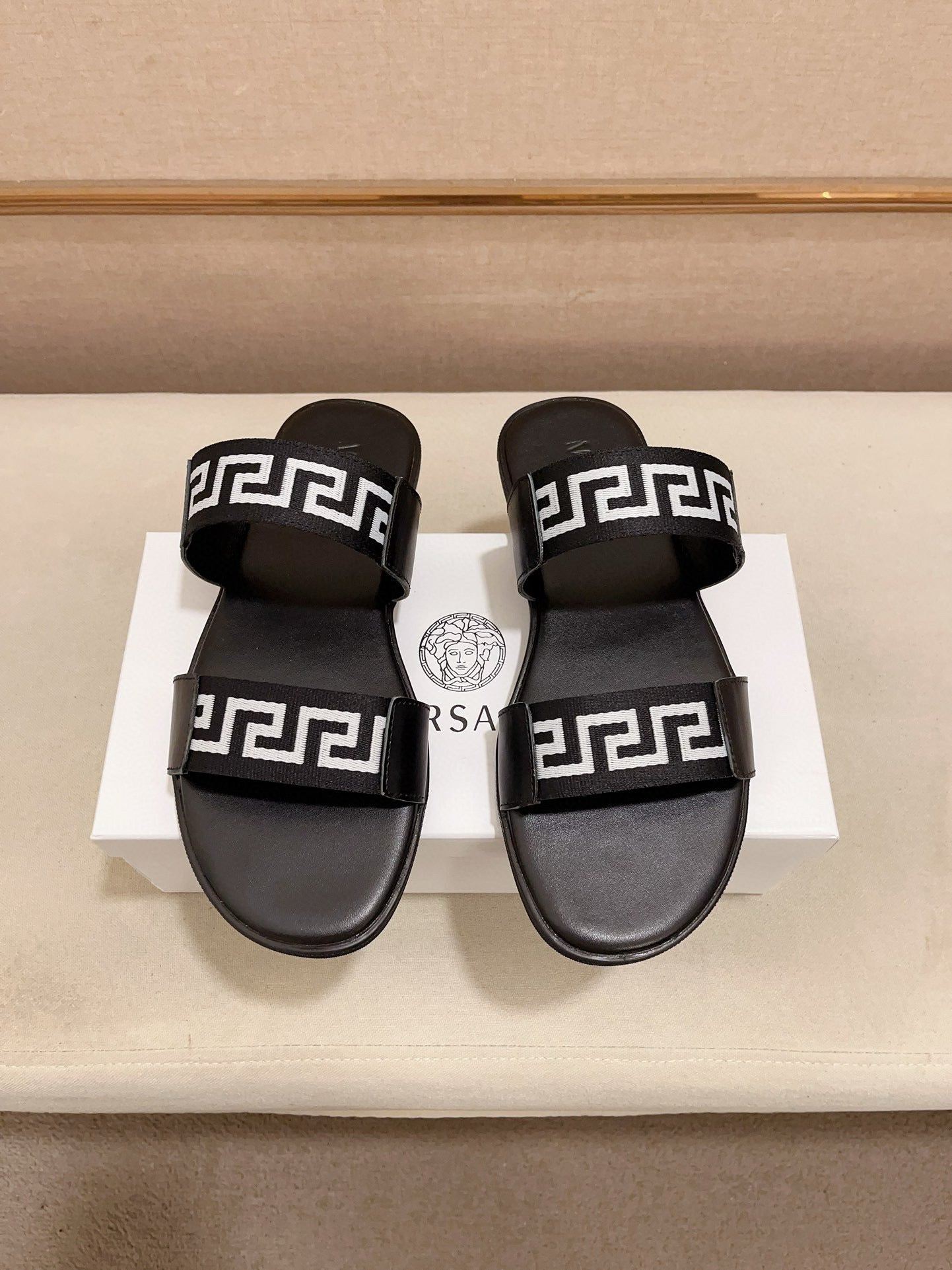 LuxluxHouse Best Quality Sandals Versace
