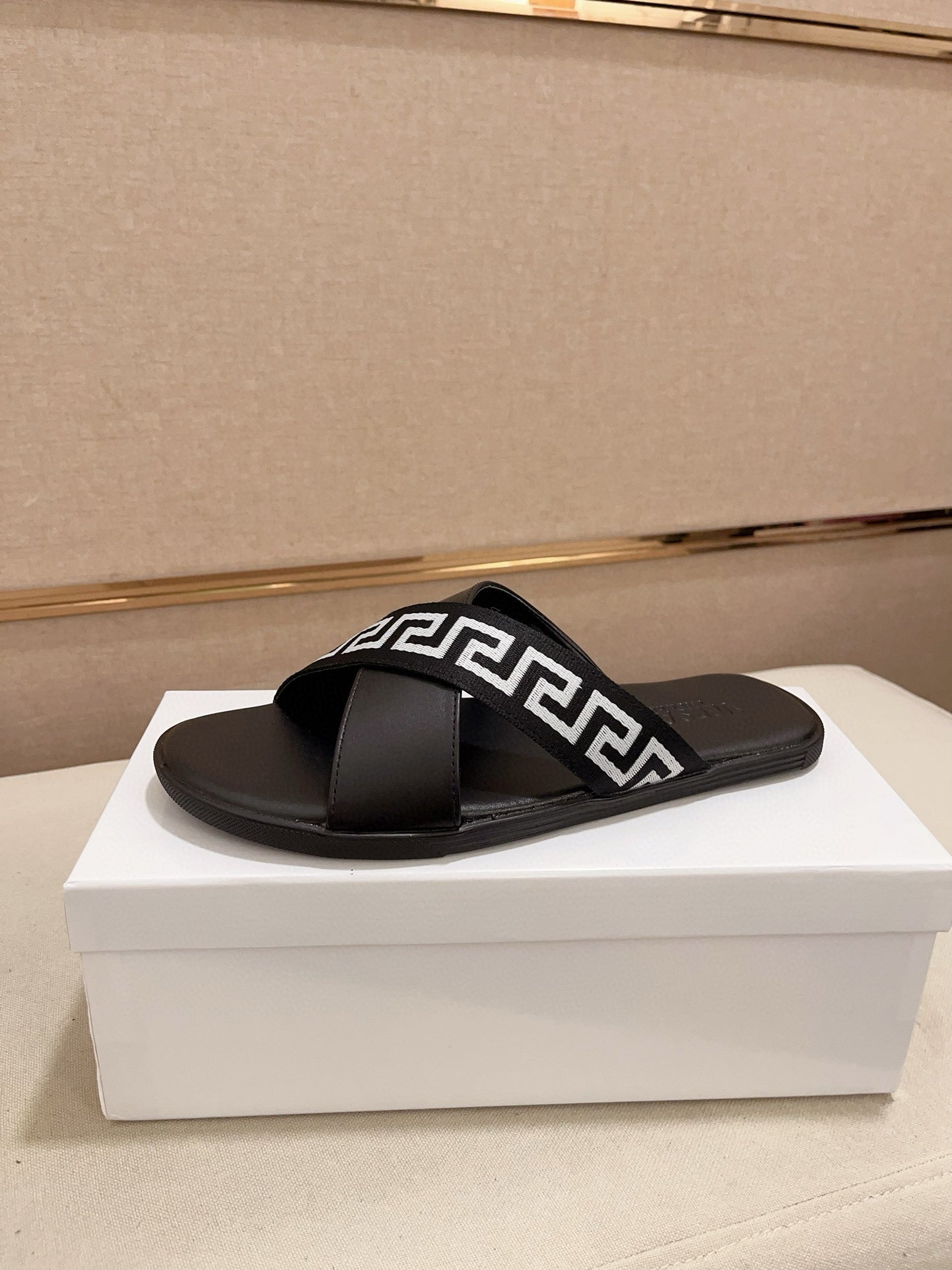 LuxluxHouse Best Quality Sandals Versace
