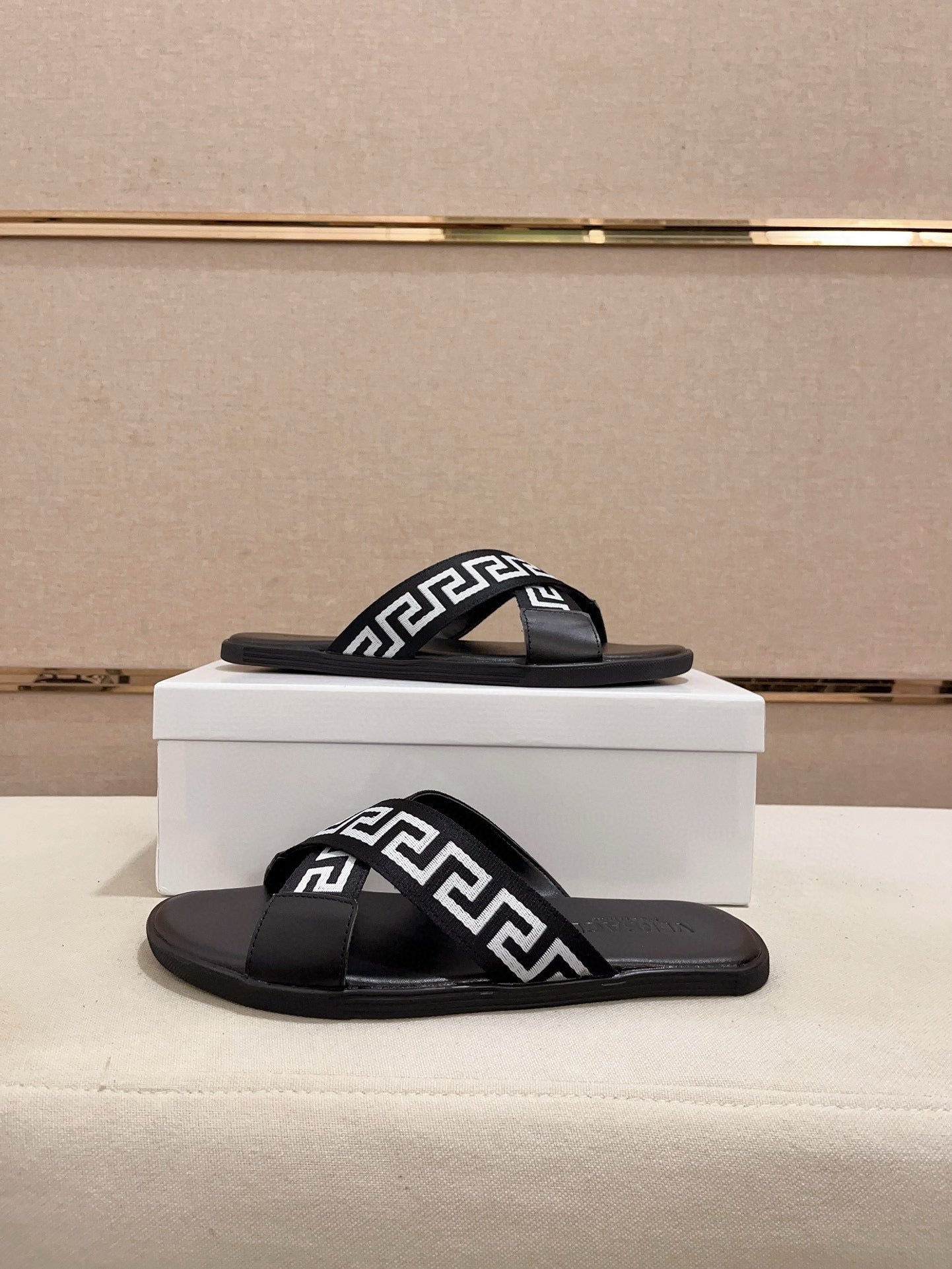 LuxluxHouse Best Quality Sandals Versace