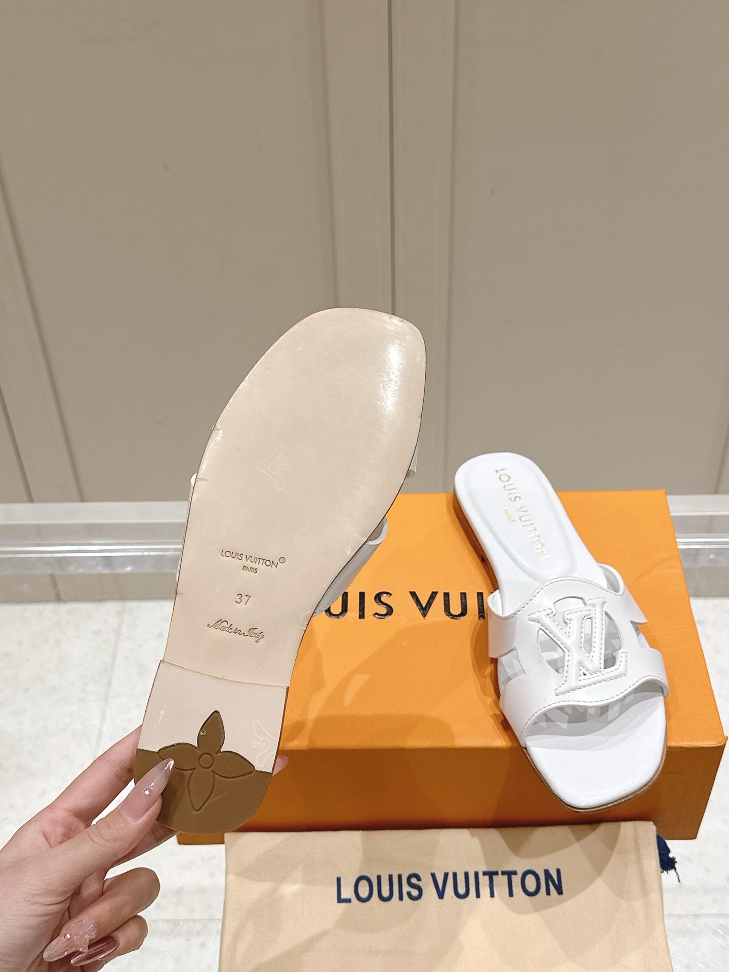 LuxluxHouse Best Quality Women Shoes Louis Vuitton