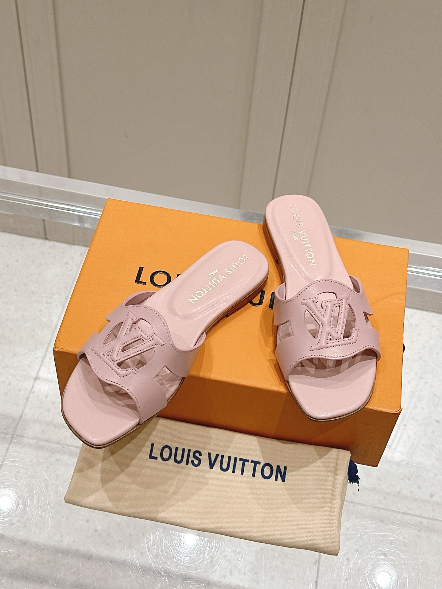 LuxluxHouse Best Quality Women Shoes Louis Vuitton