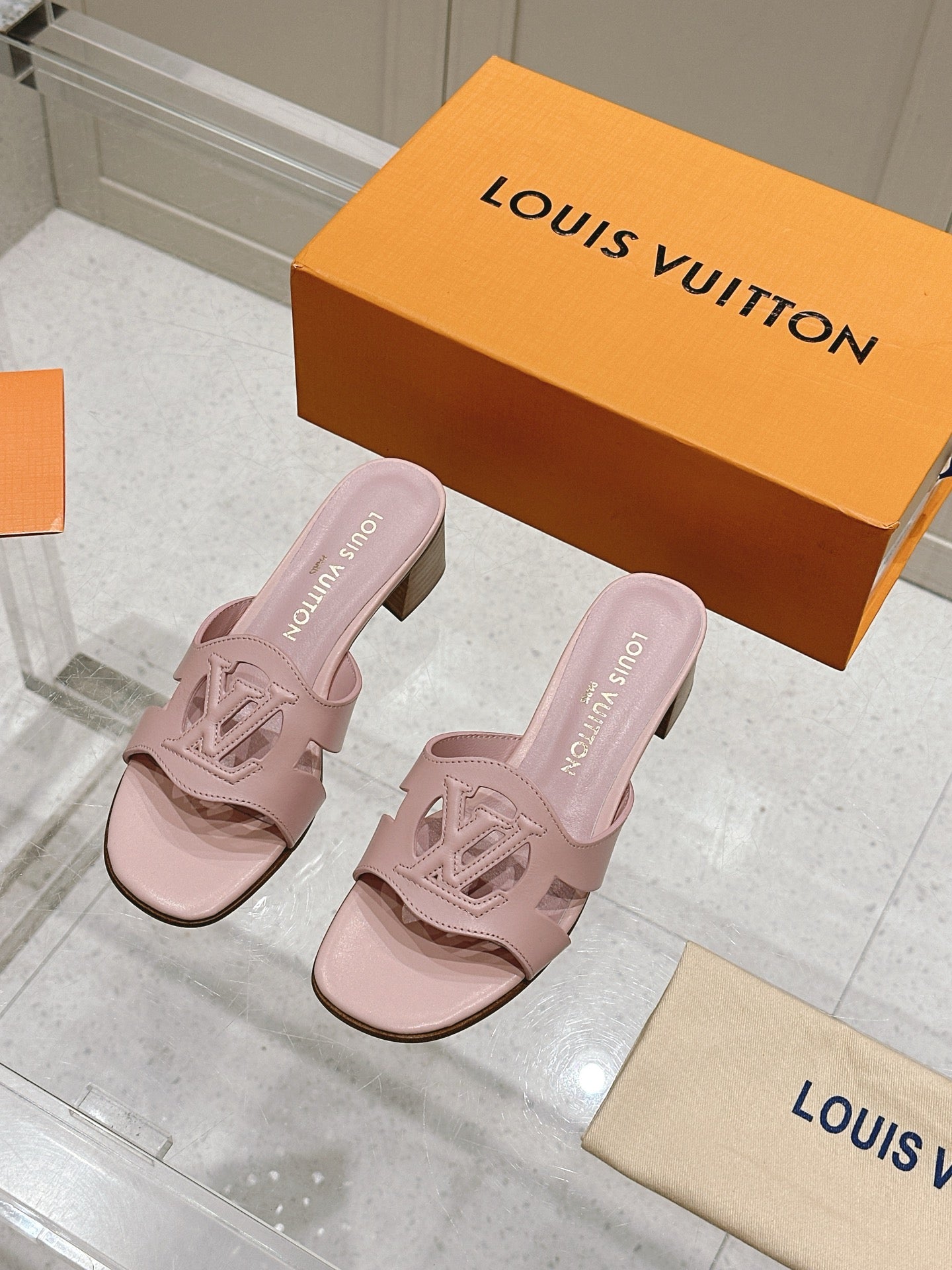 LuxluxHouse Best Quality Women Shoes Louis Vuitton